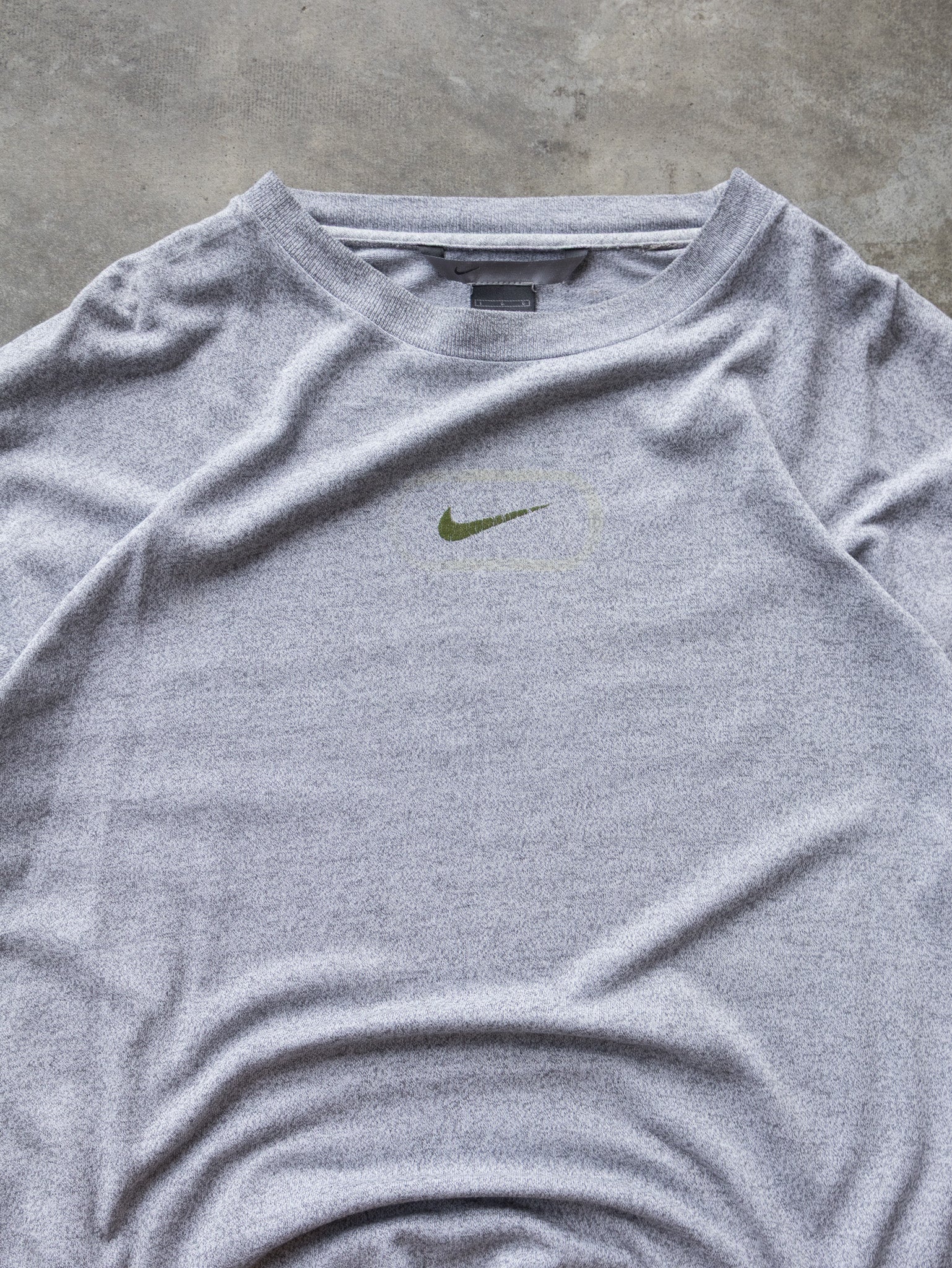 Vintage 00s Grey Nike Centre Swoosh Tee (L)