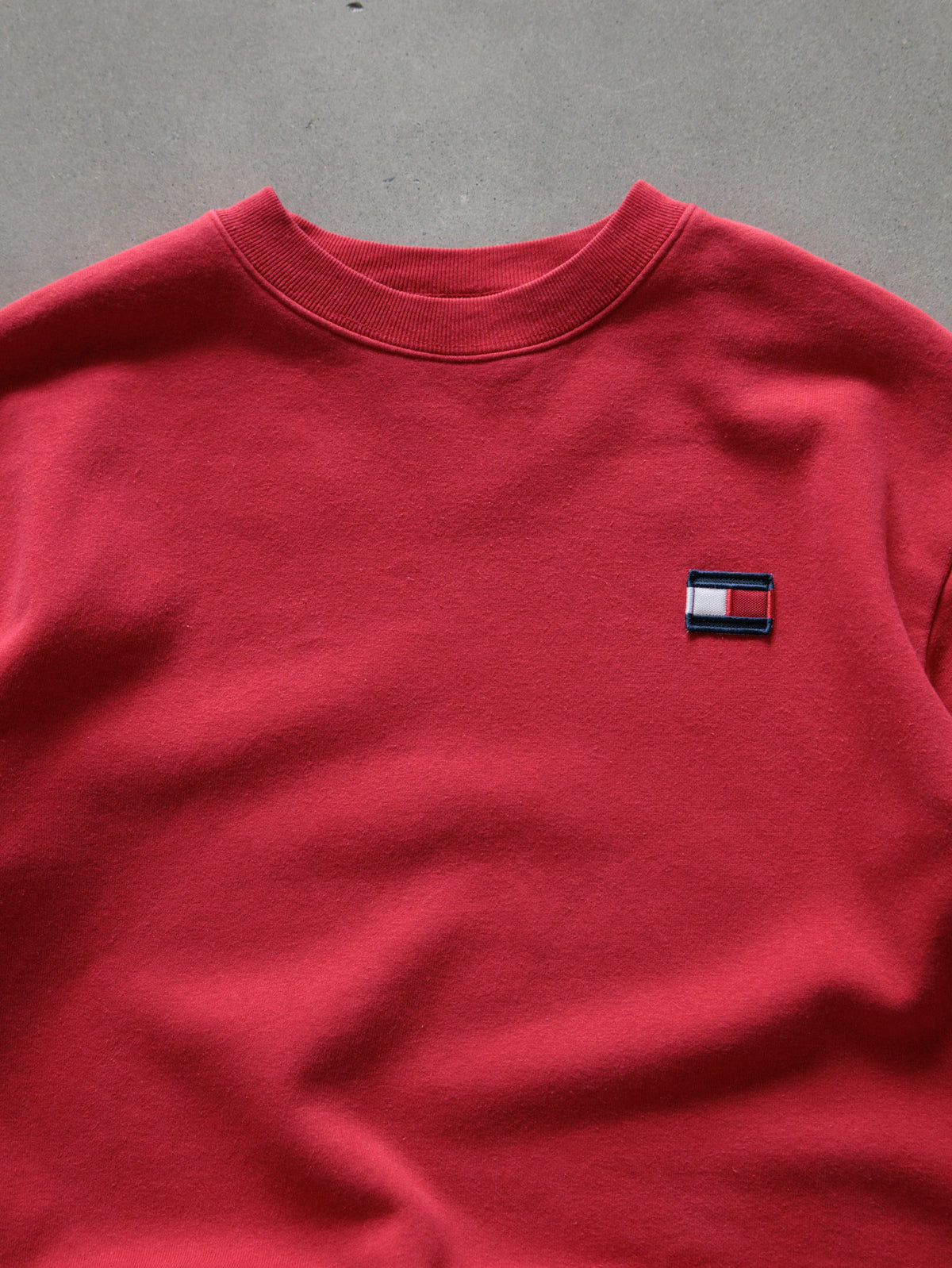 Vintage 90s Red Tommy Hilfiger Sweatshirt (M)