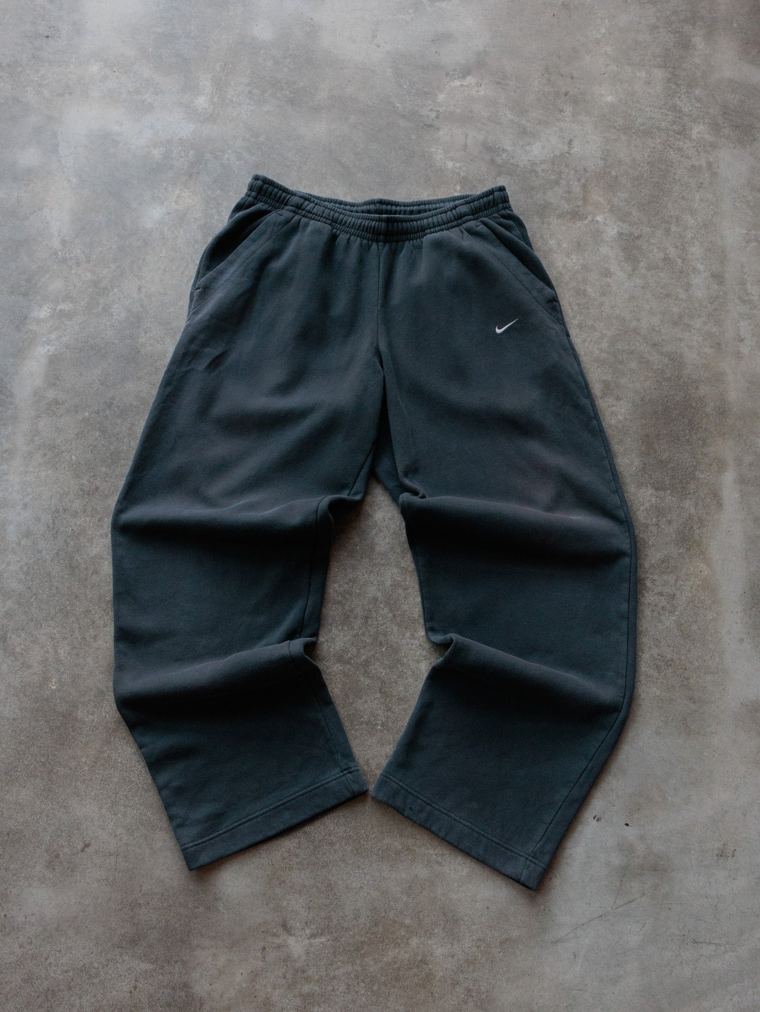 Vintage 00s Black Nike Sweatpants (L)