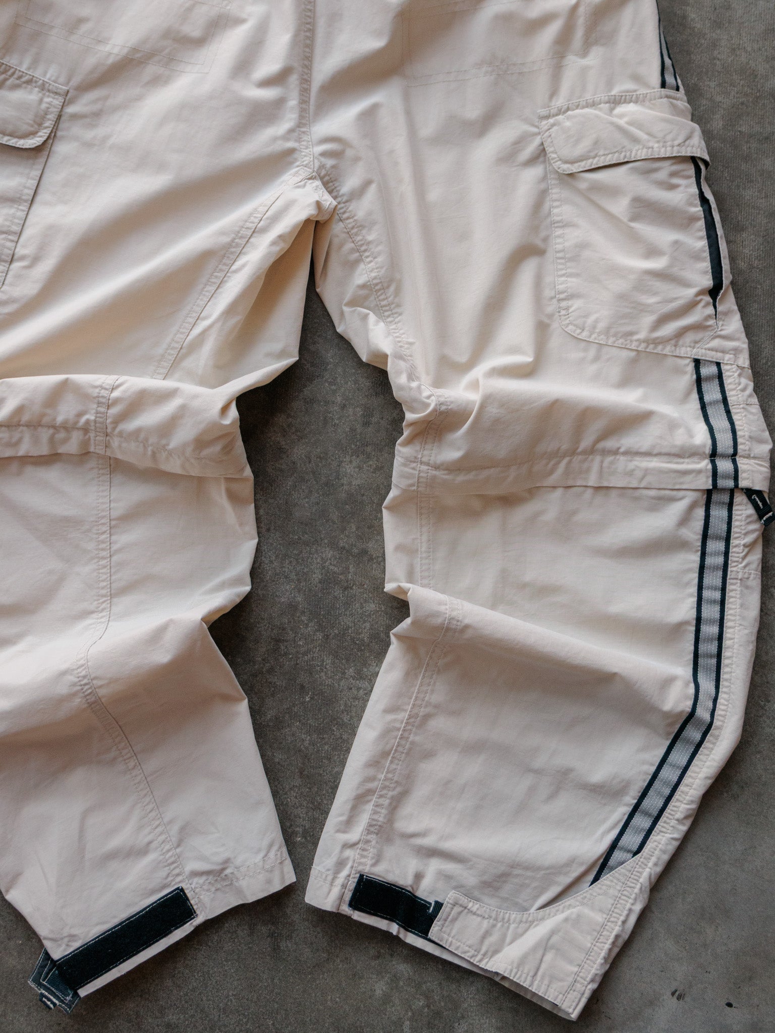 Vintage Beige Cargo Track Pants (M)