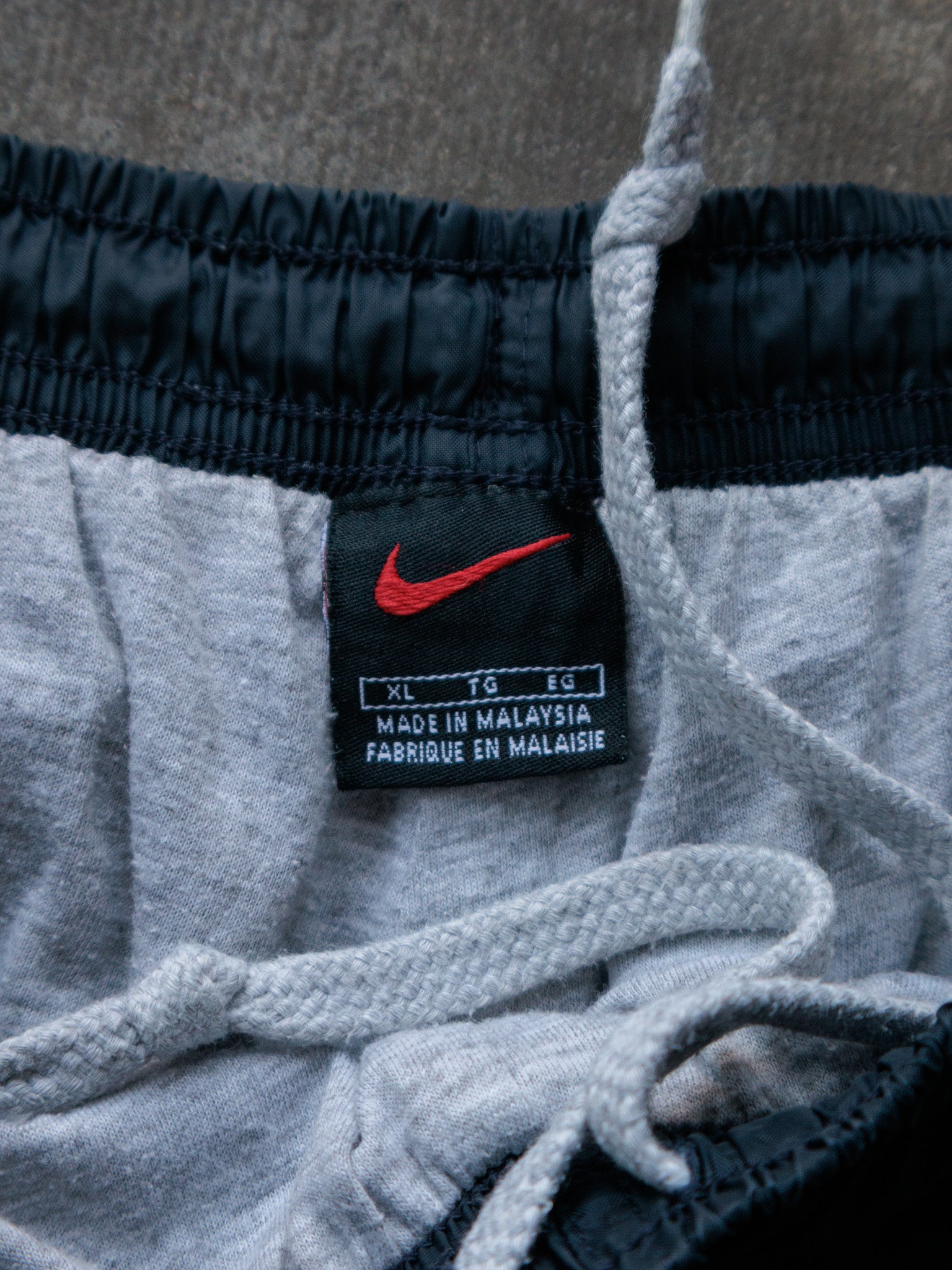 Vintage 00s Black Nike Track Pants (XL)
