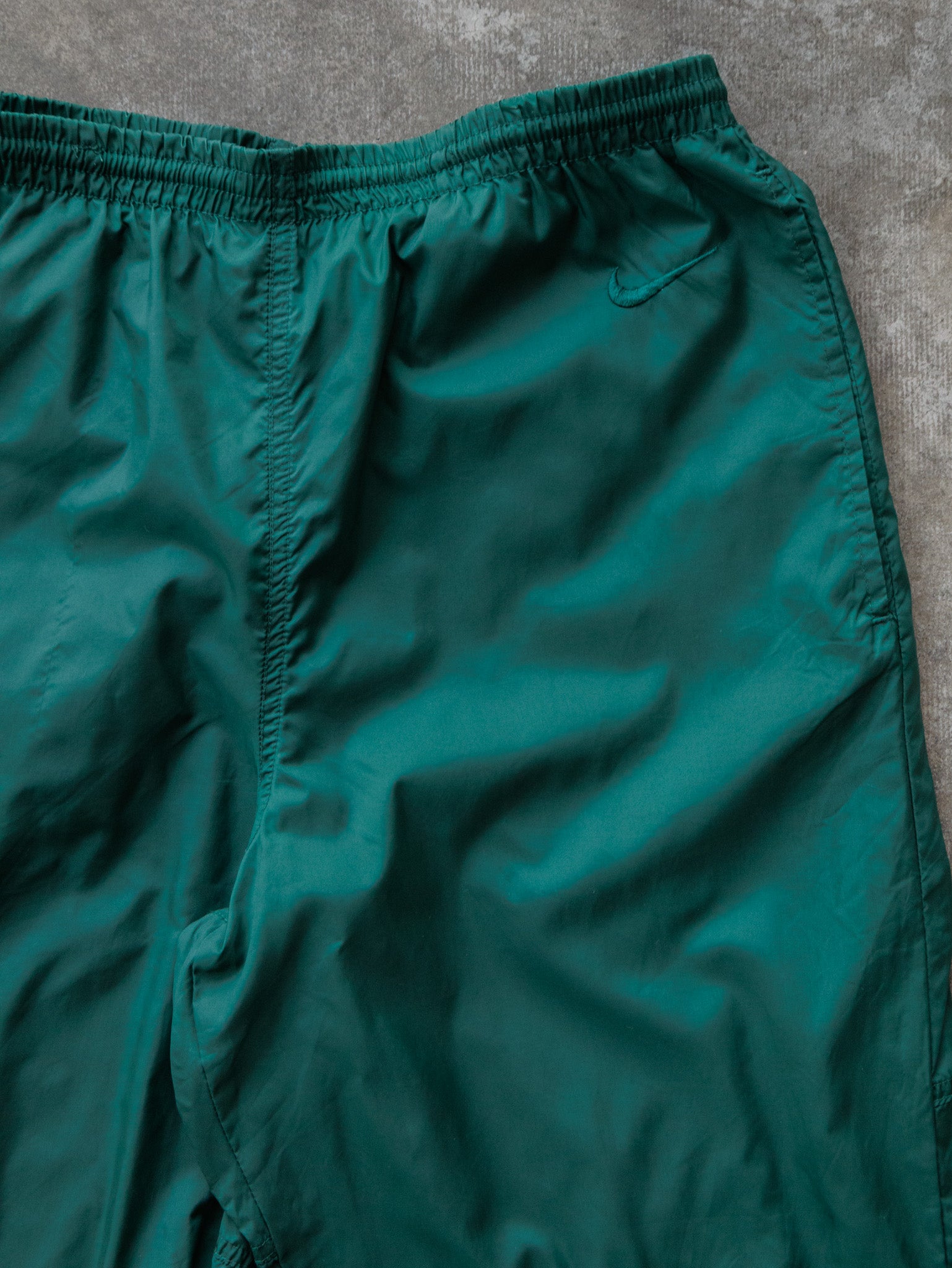 Vintage 90s Green Nike Track Pants (-)