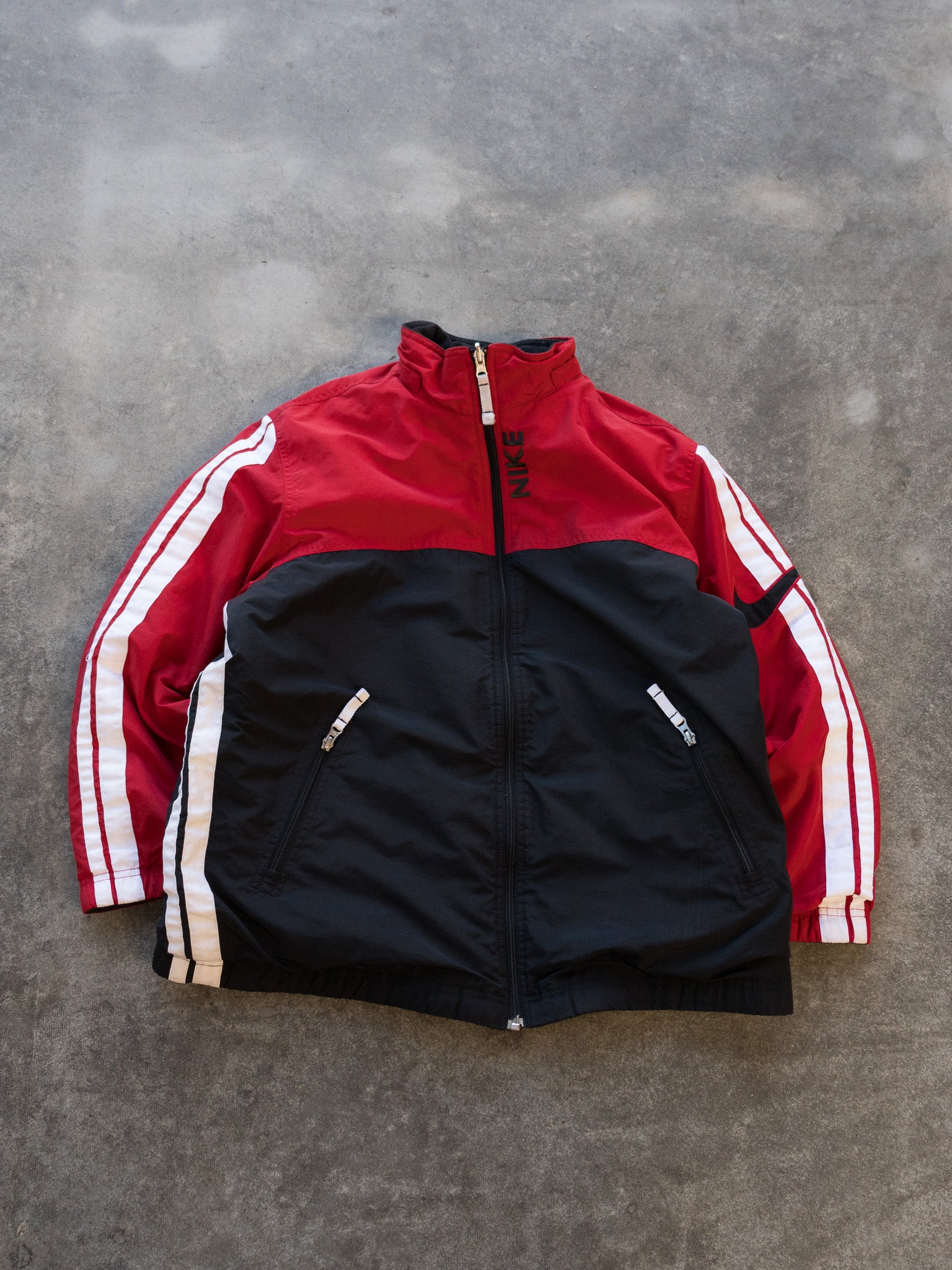 Vintage Black & Red Nike Reversible Fleece Jacket (L)