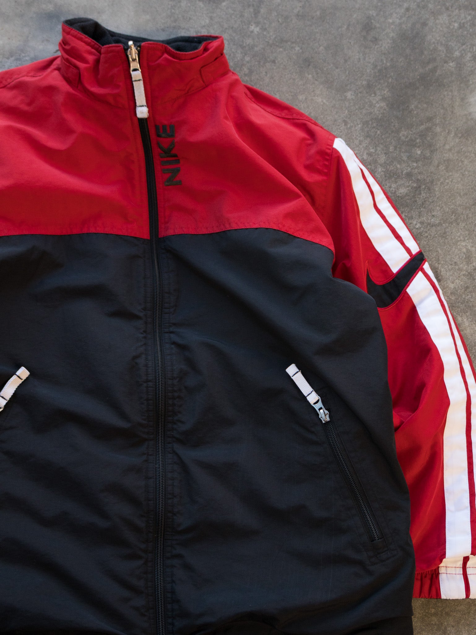 Vintage Black & Red Nike Reversible Fleece Jacket (L)