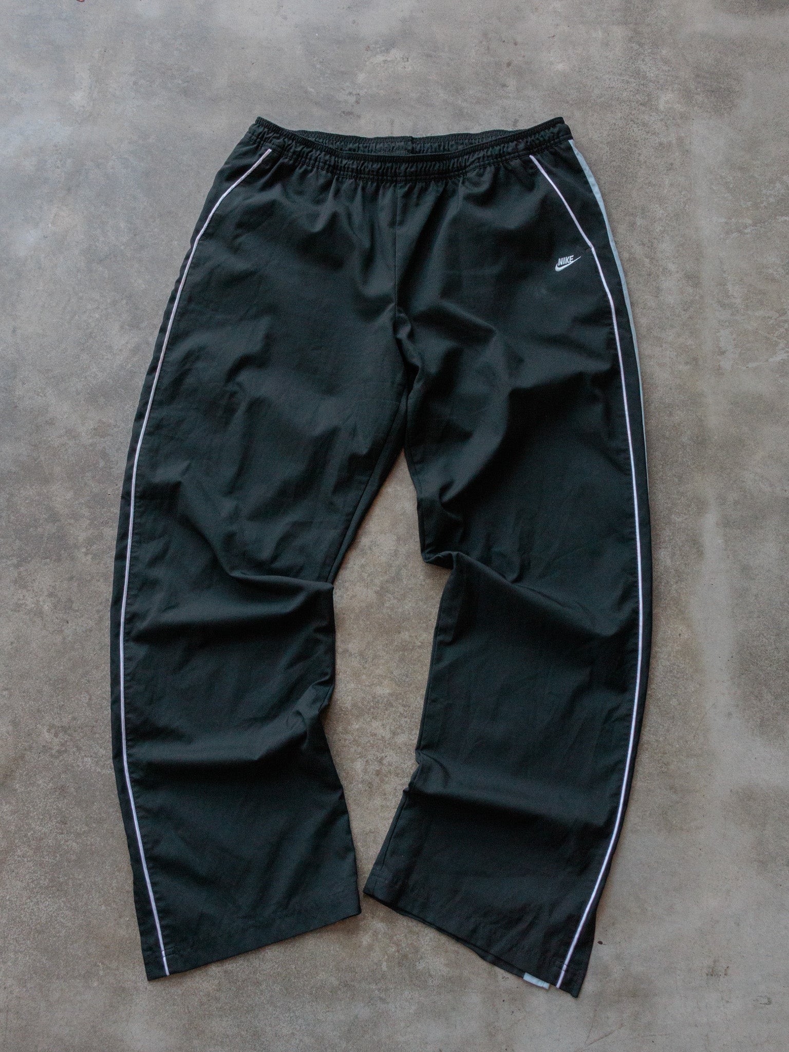 Vintage 00s Black Nike Track Pants (Women's XL)