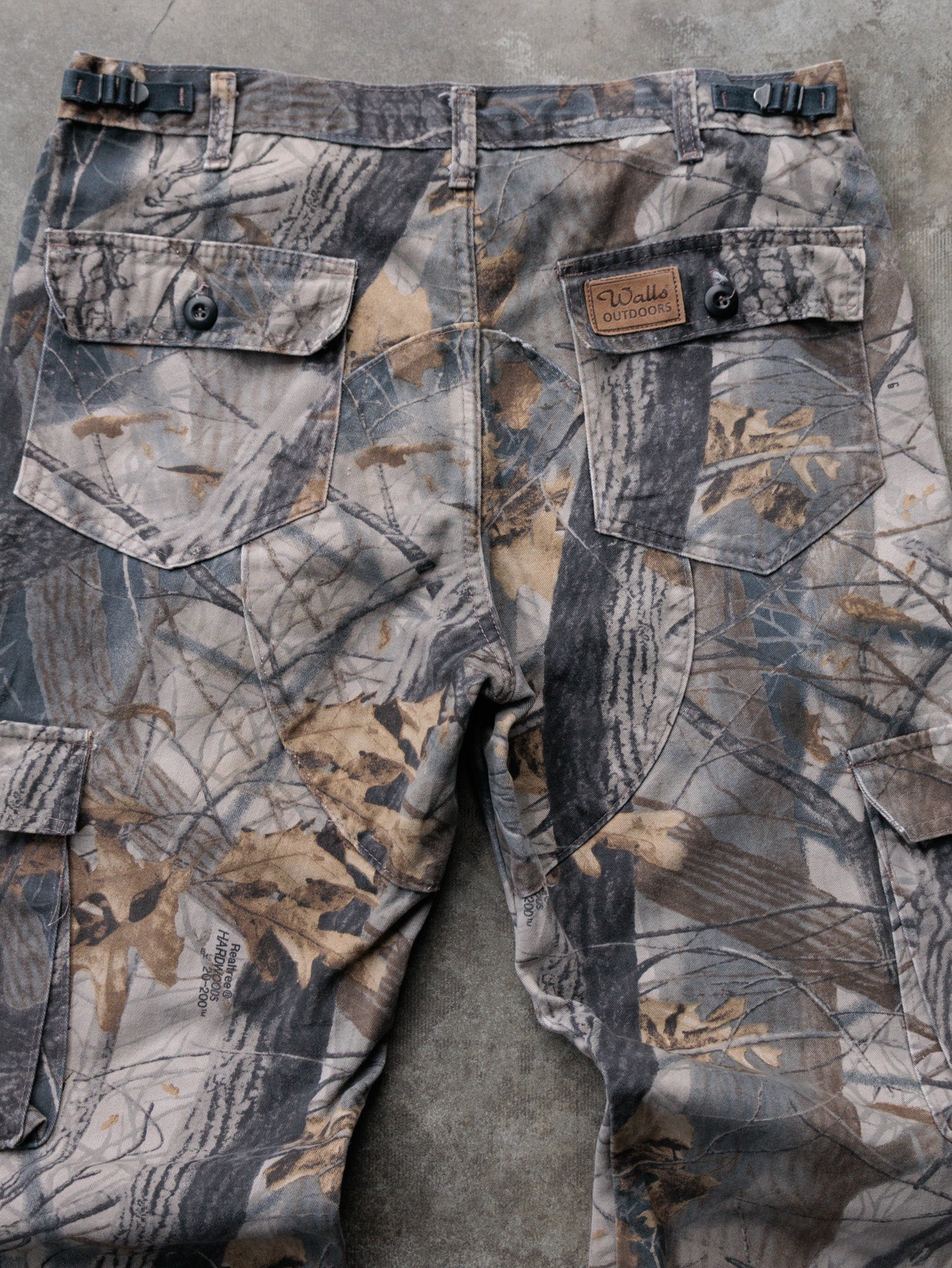 Vintage 90s Camo Walls Outdoors Cargo Pants (W34)