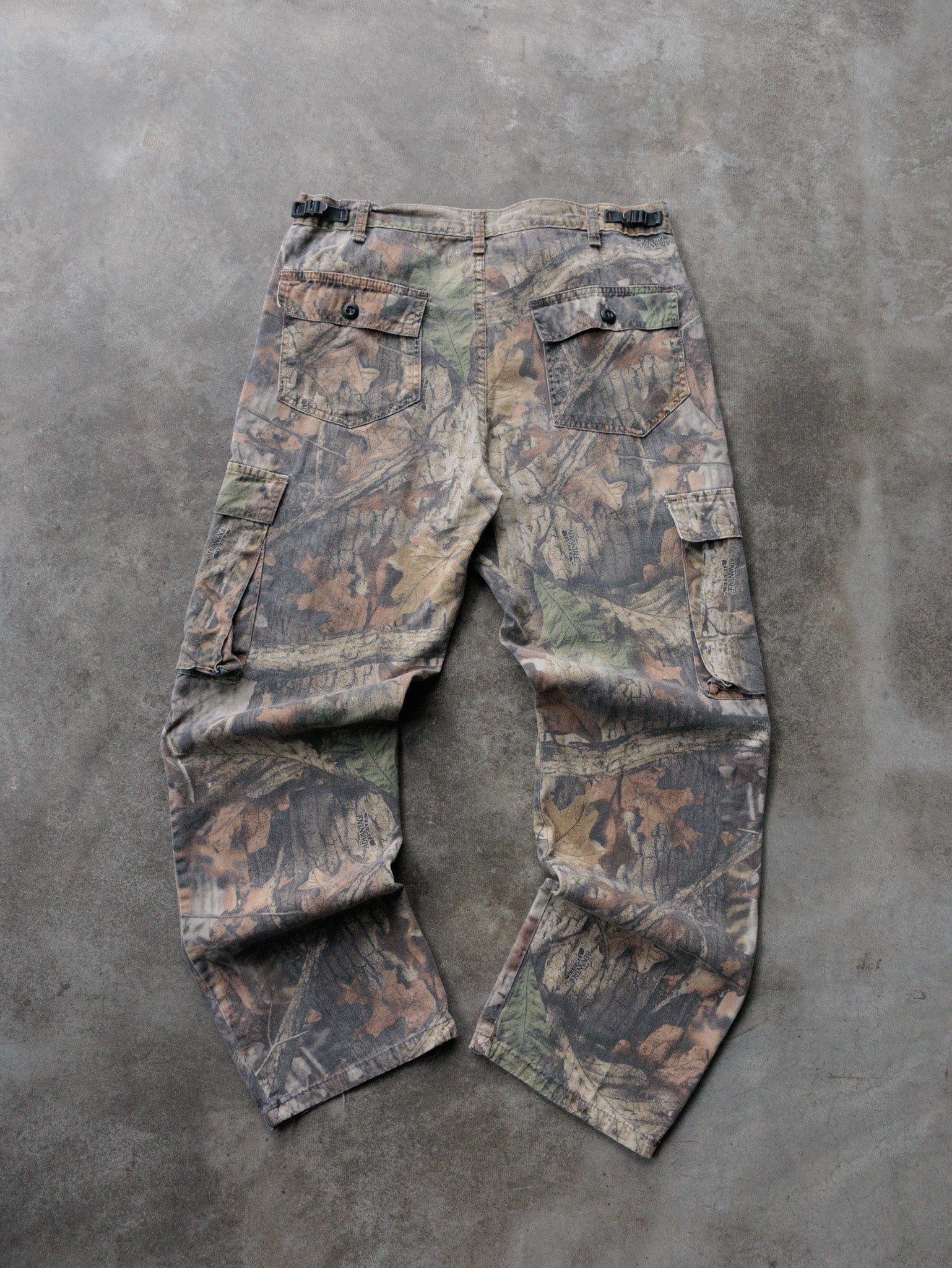 Vintage Camo RedHead Cargo Pants (-)