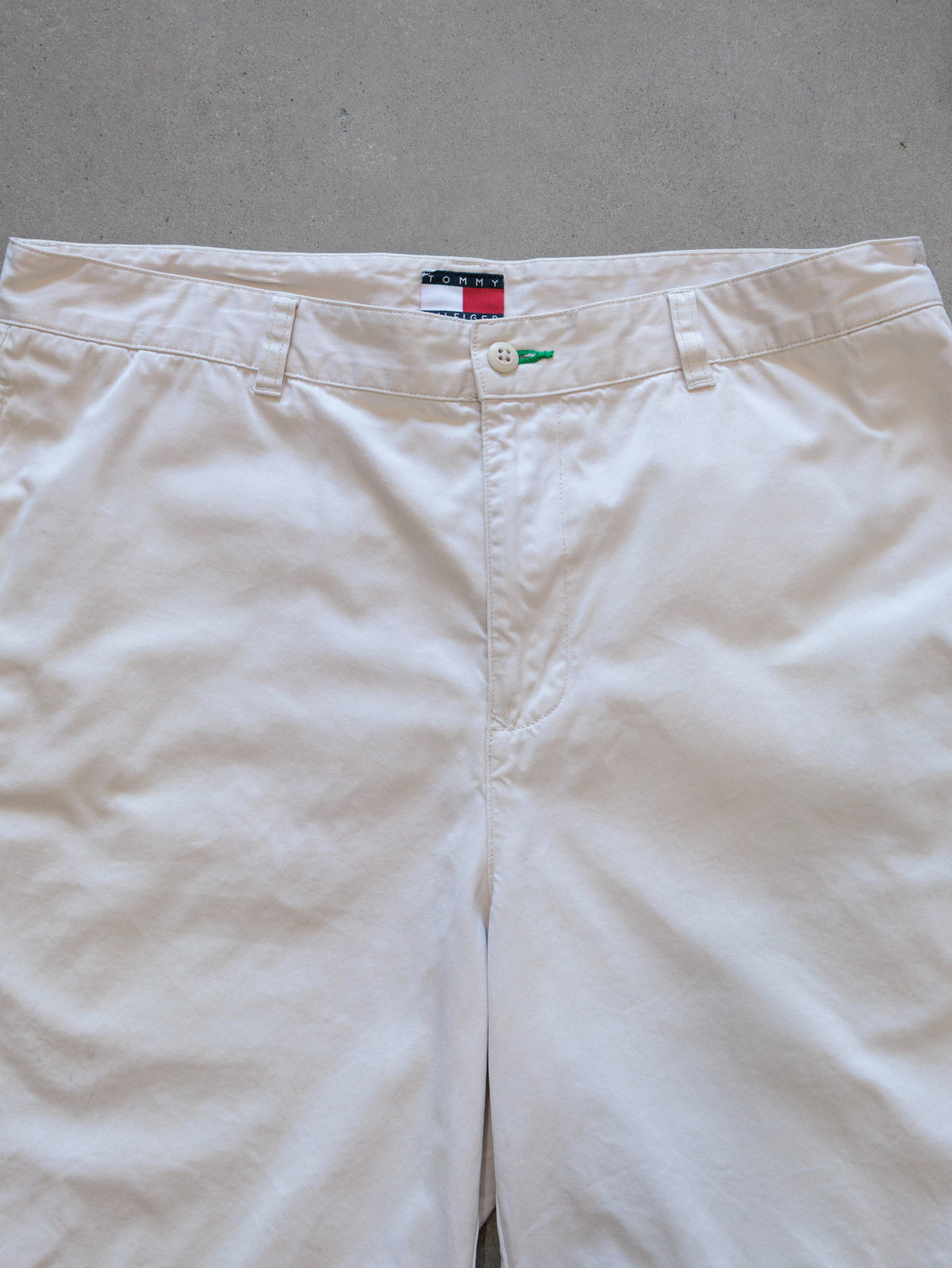 Vintage 90s White Tommy Hilfiger Shorts (W34)