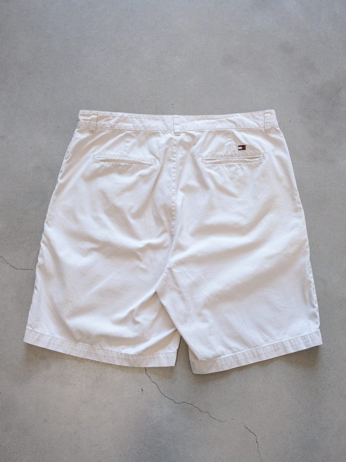 Vintage 90s White Tommy Hilfiger Shorts (W34)
