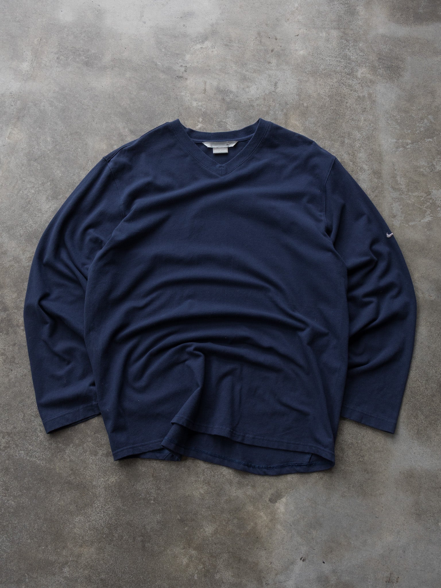Vintage 00s Navy Nike V-Neck Long Sleeve (L)