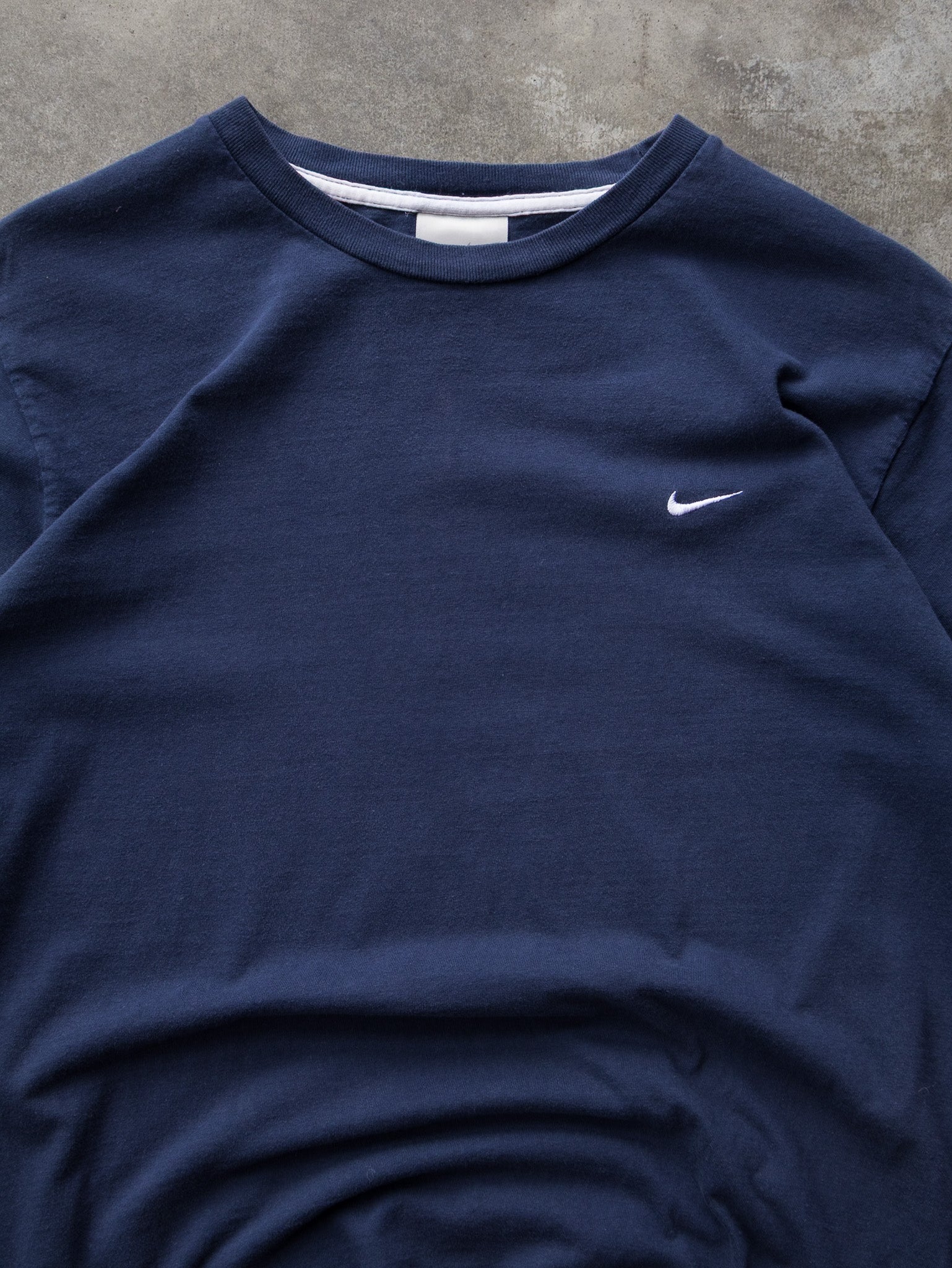 Vintage 00s Navy Nike Swoosh Tee (L)