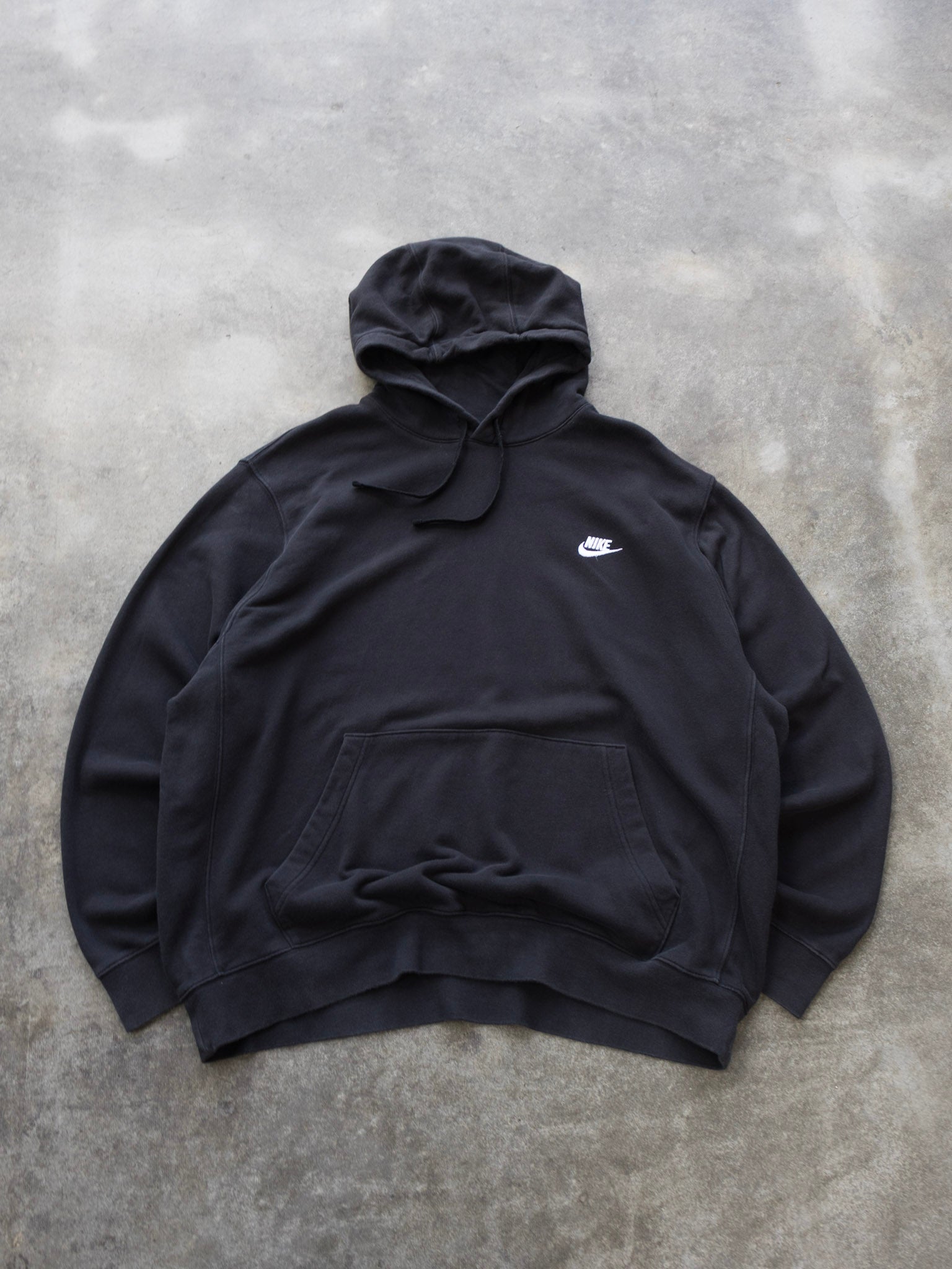 Vintage Black Nike Hoodie (2XL)