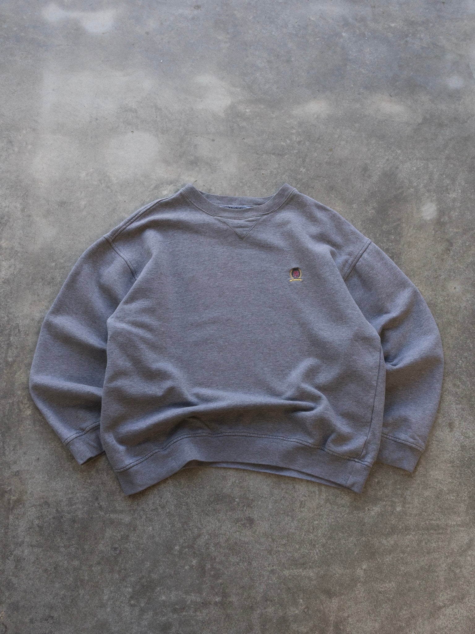 Vintage Grey Tommy Hilfiger Sweatshirt (M)