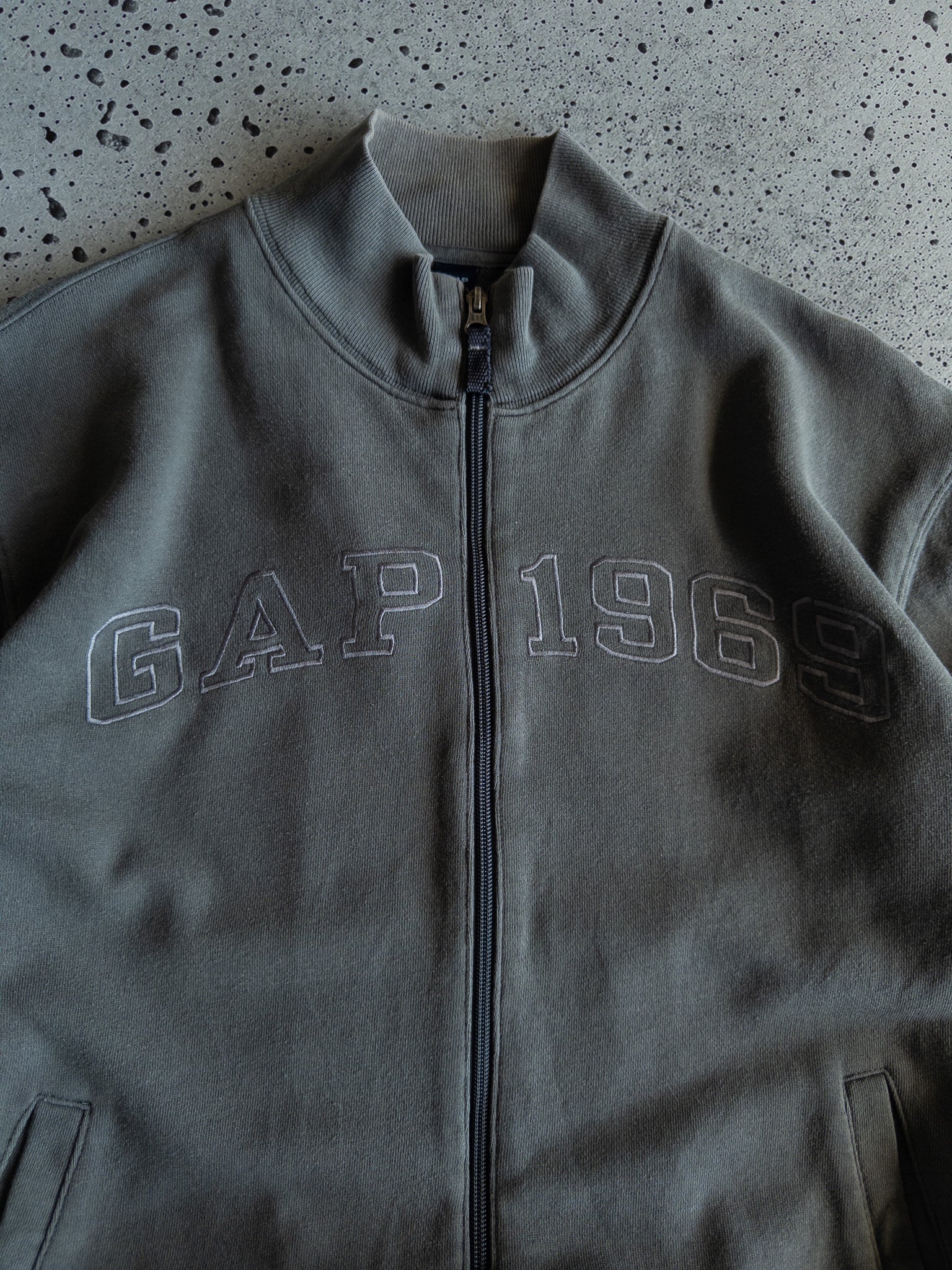 Vintage Gap Zip Sweatshirt (M)