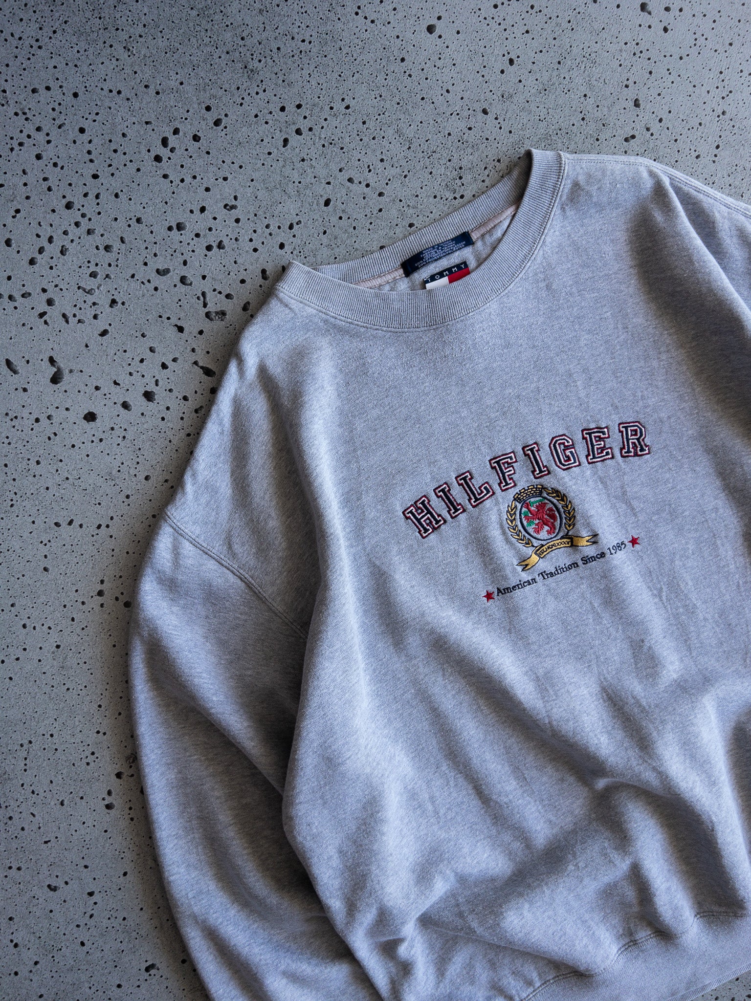 Vintage Tommy Hilfiger Sweatshirt (XXL)