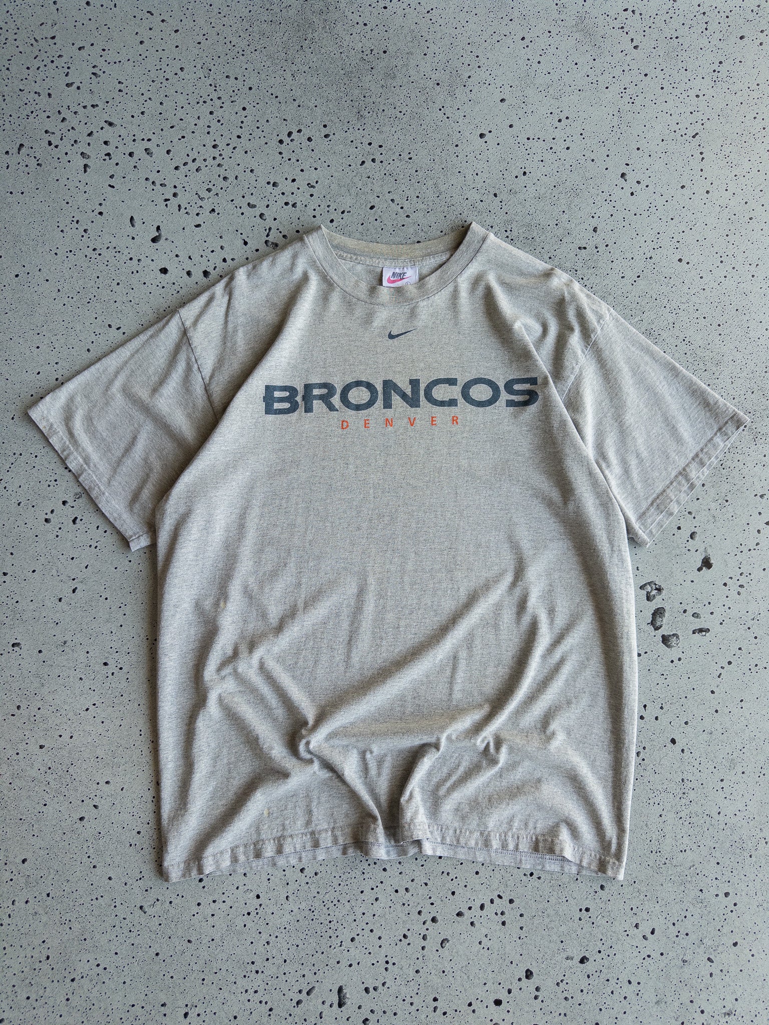 Vintage Nike Denver Broncos Tee (XL)