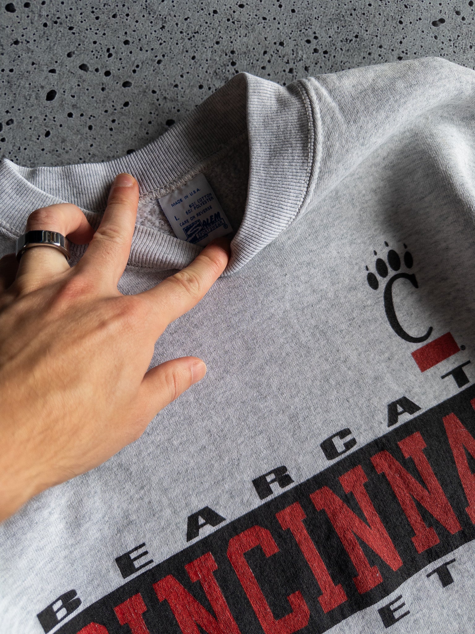 Vintage Cincinnati Bearcats Sweatshirt (L)