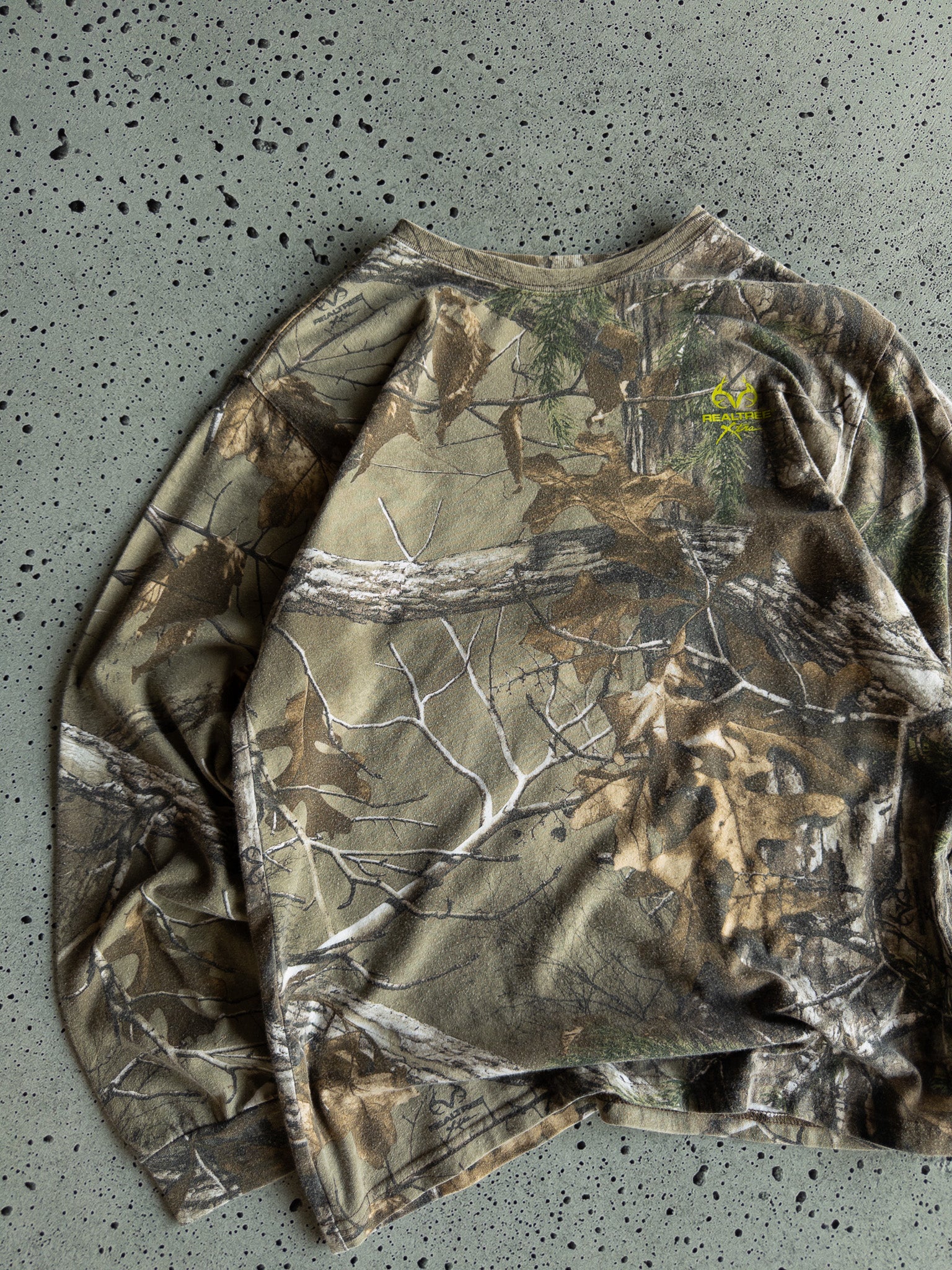 Vintage Realtree Camo Long Sleeve Tee (M)