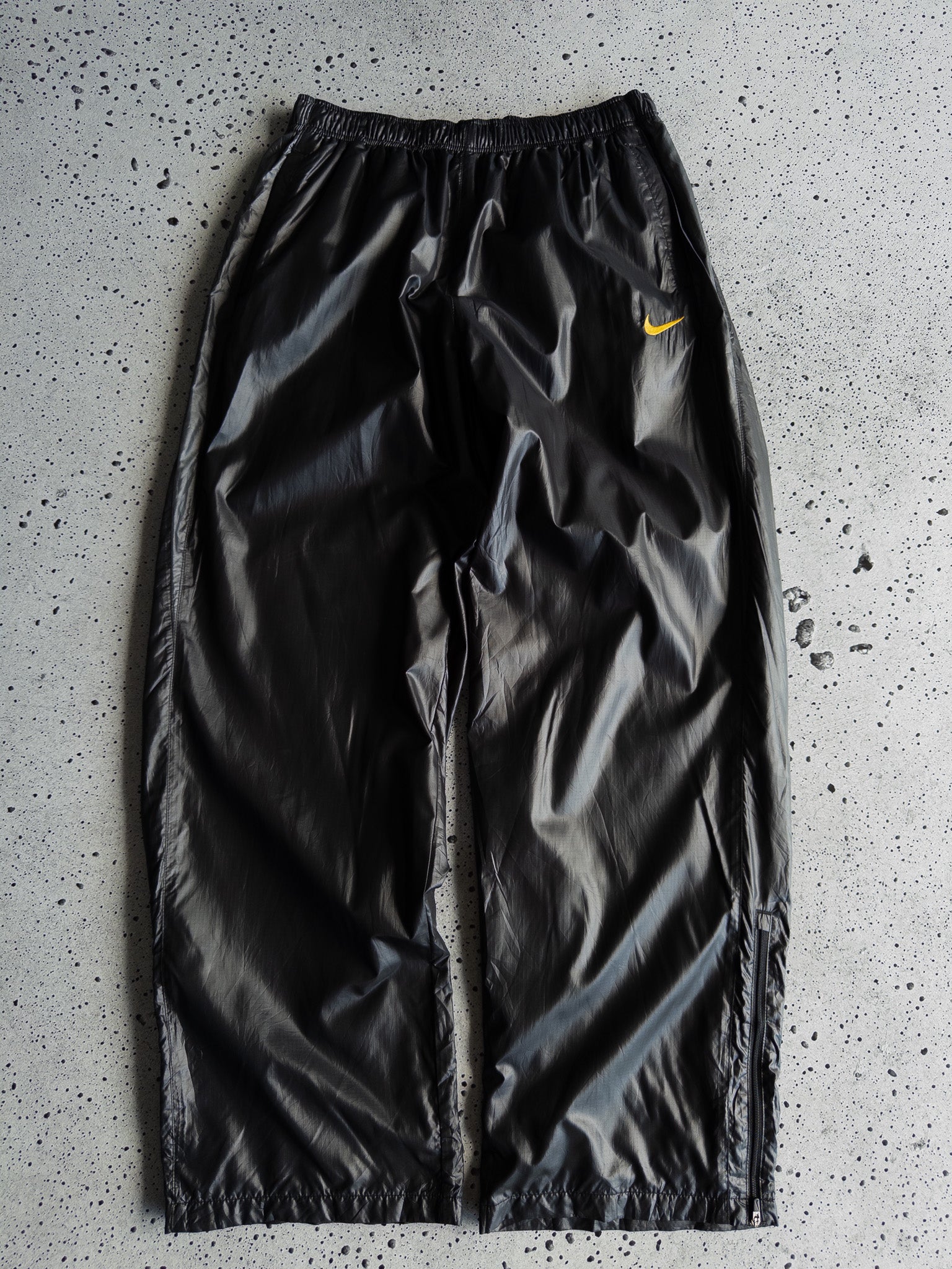 Vintage Nike Metallic Black Track Pants (M)