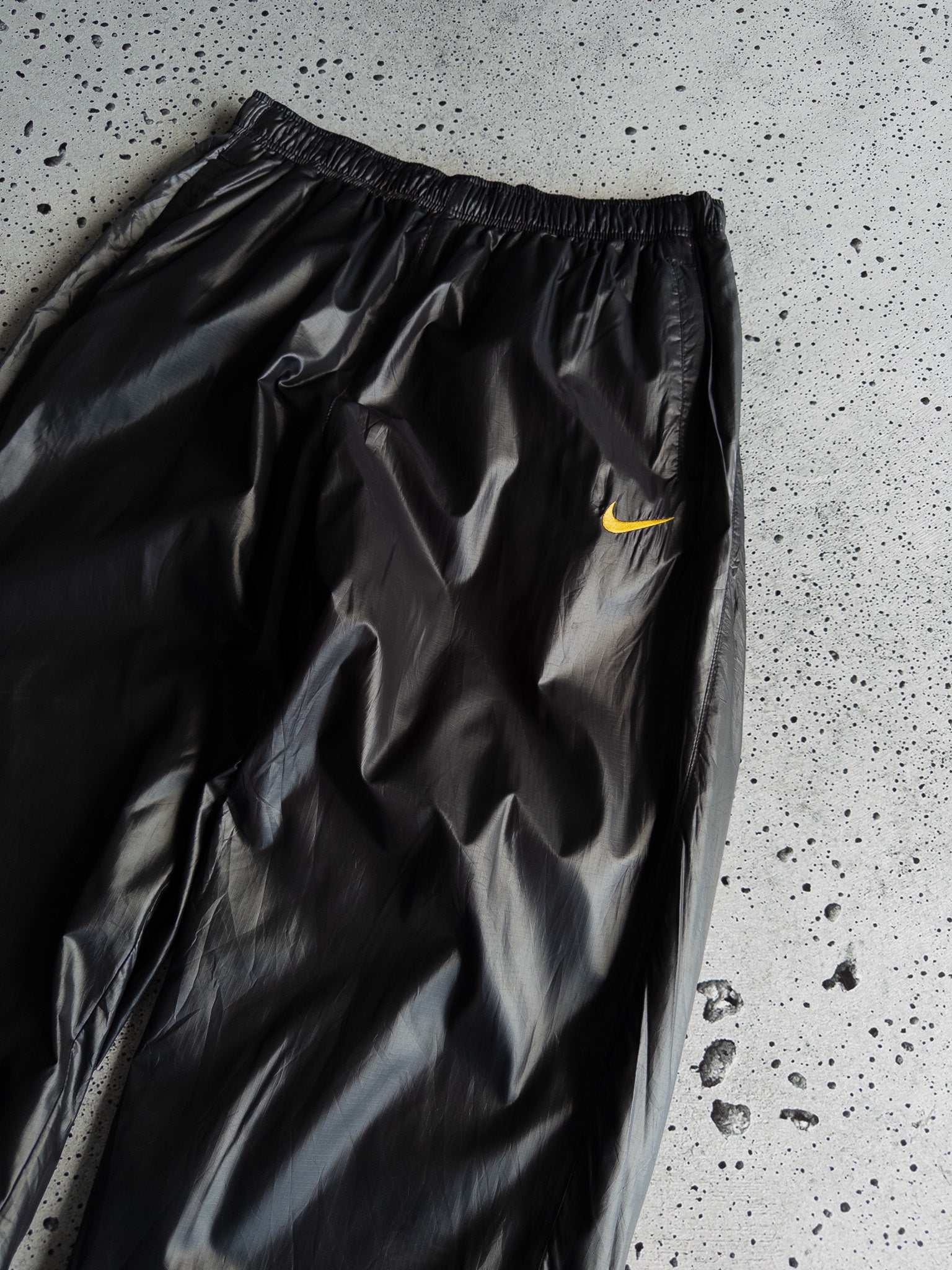 Vintage Nike Metallic Black Track Pants (M)