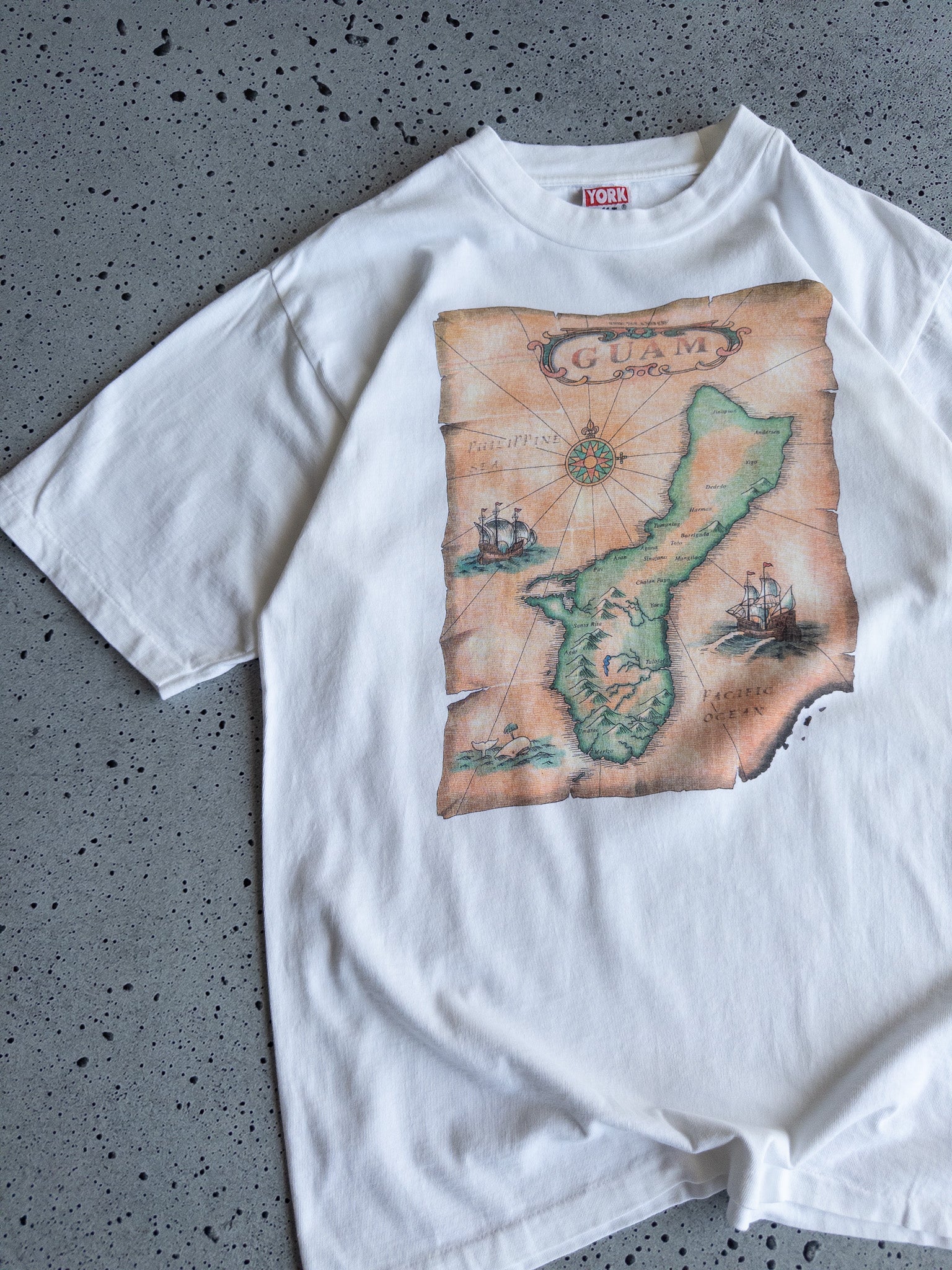 Vintage '90s Guam Tee (L)