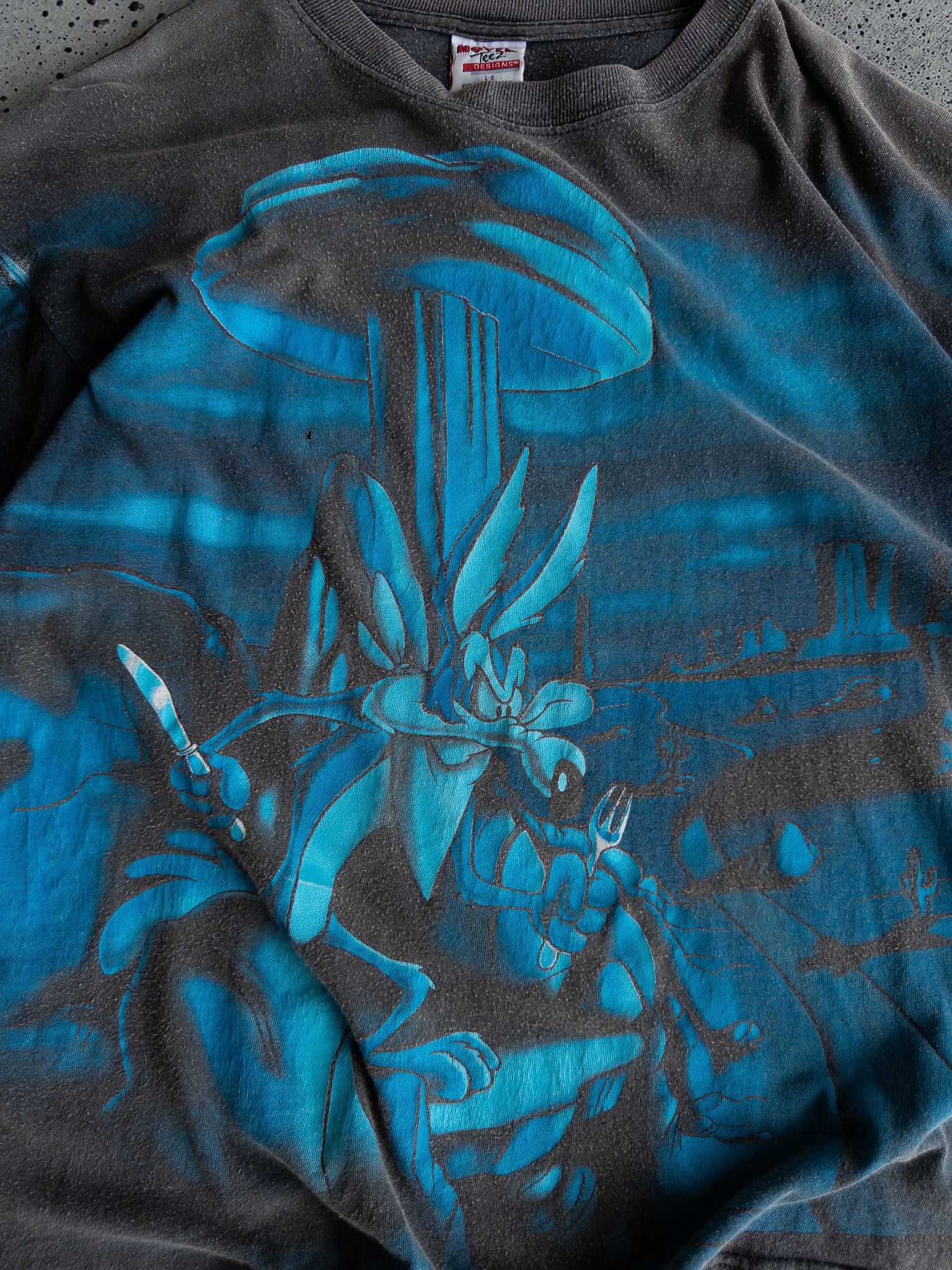 Vintage '90s Wile E Coyote X Road Runner AOP Tee (L)