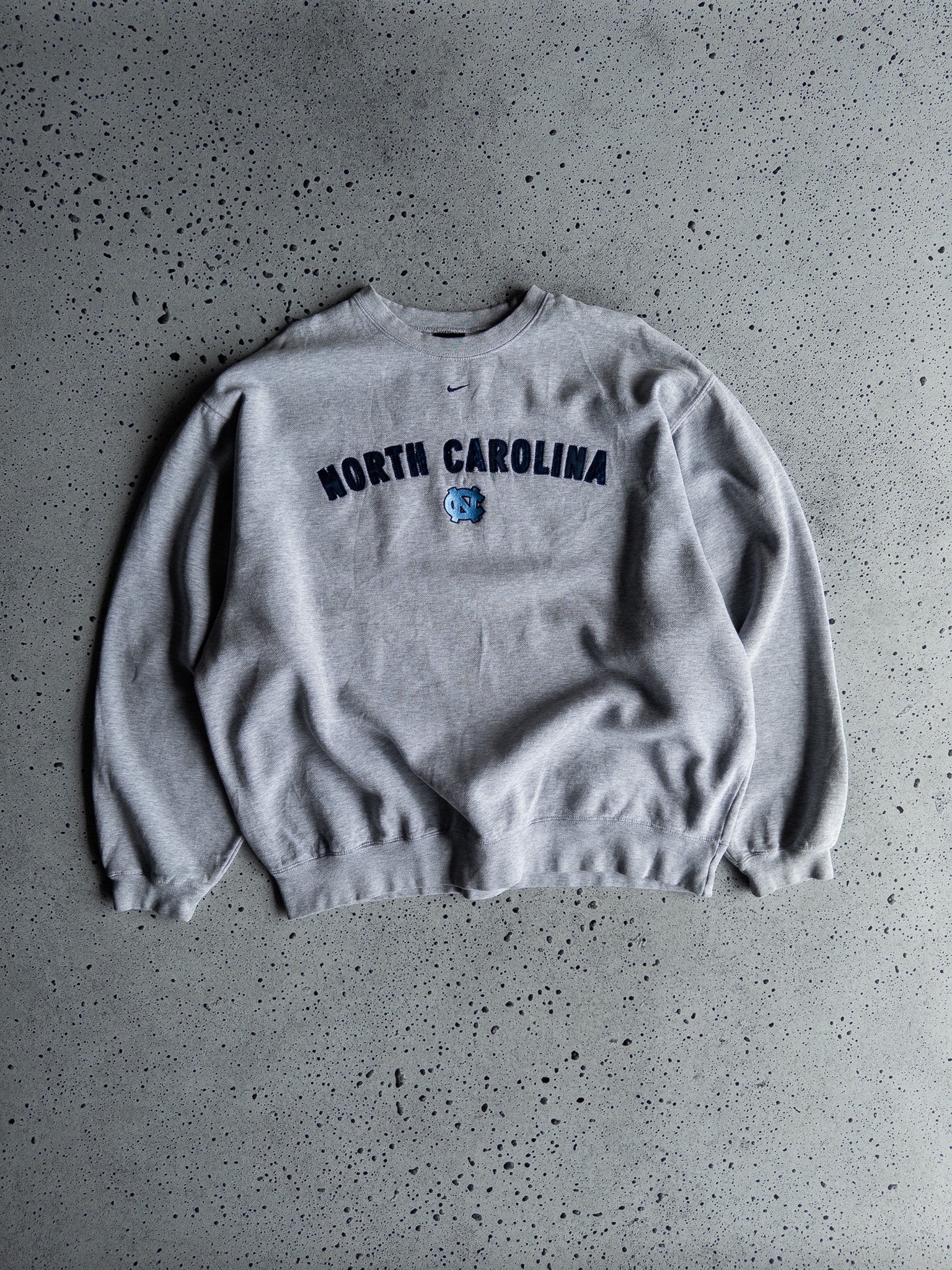 Vintage North Carolina Tar Heels Nike Sweatshirt (XL)