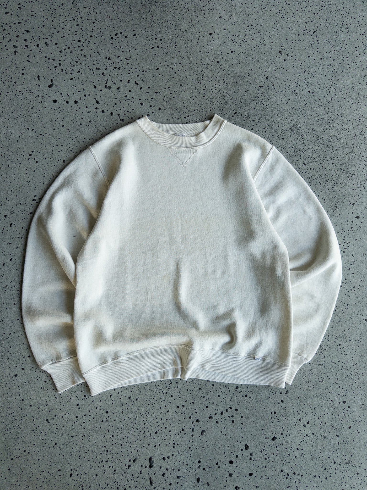 Vintage Russell Blank White Sweatshirt (M)