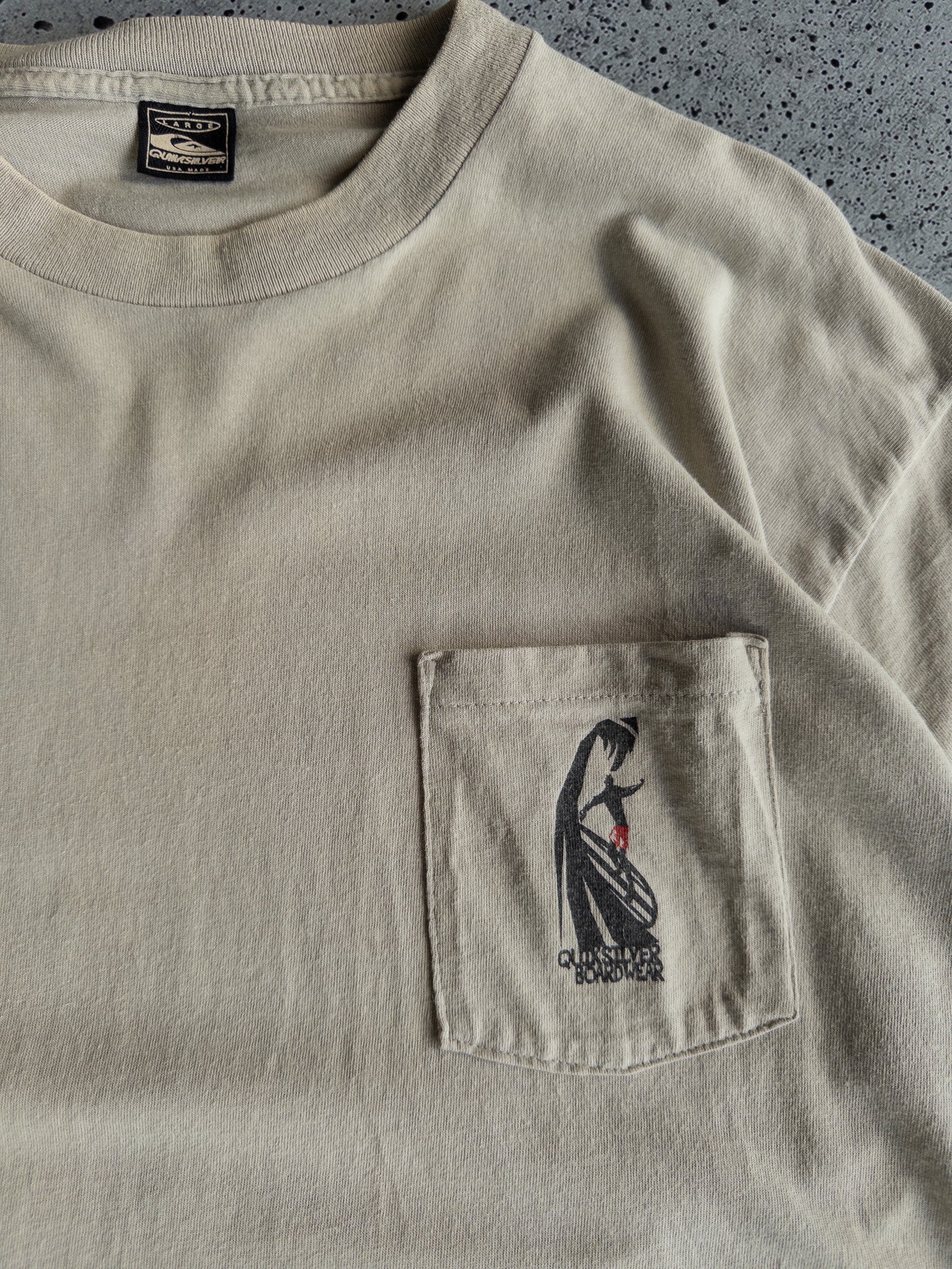 Vintage '90s Quiksilver Pocket Tee (L)