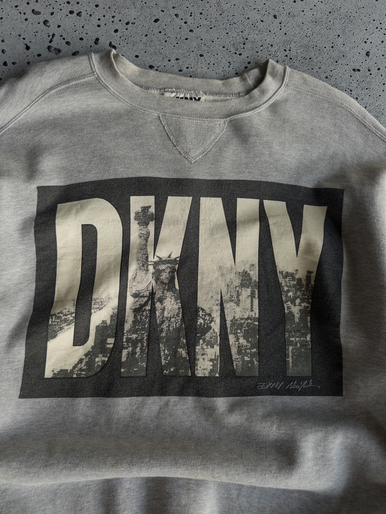 Vintage '90s DKNY Sweatshirt (XL)