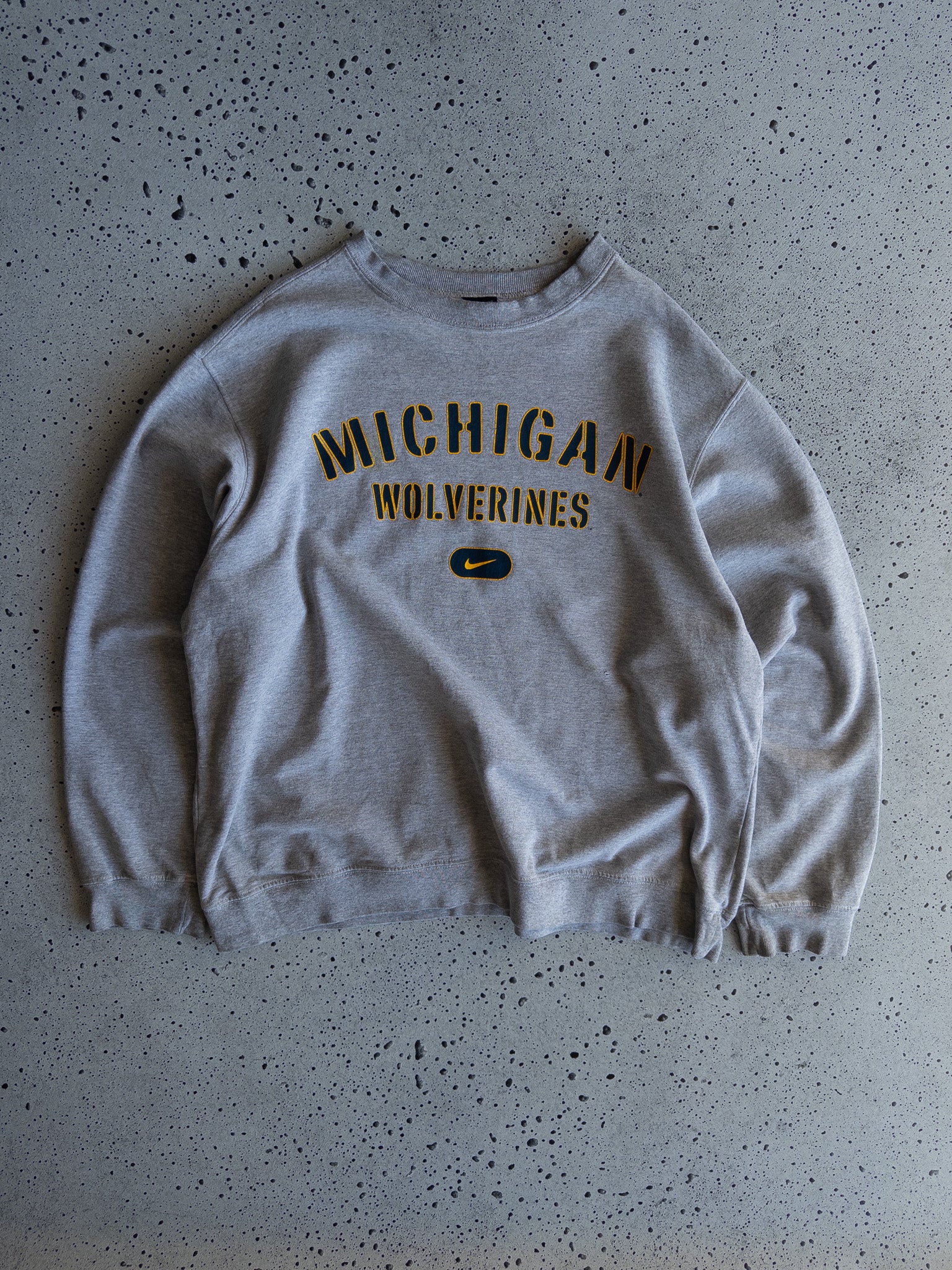 Vintage Michigan Wolverines Nike Sweatshirt (XL)