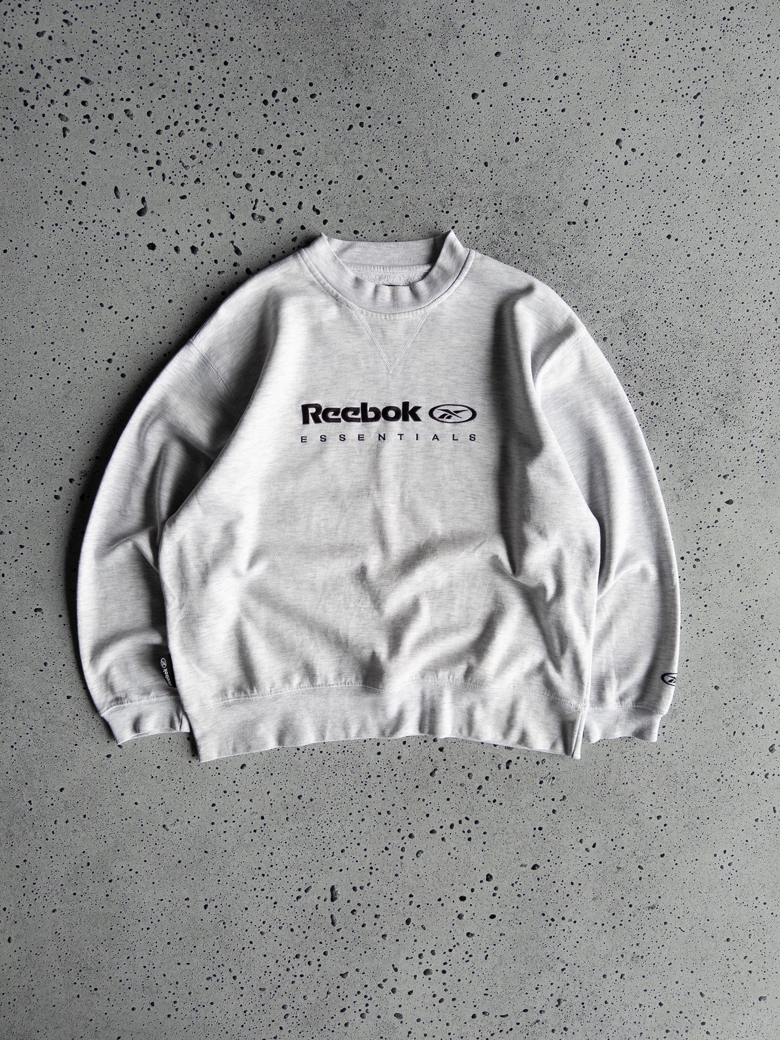 Vintage Reebok Essentials Sweatshirt (L)