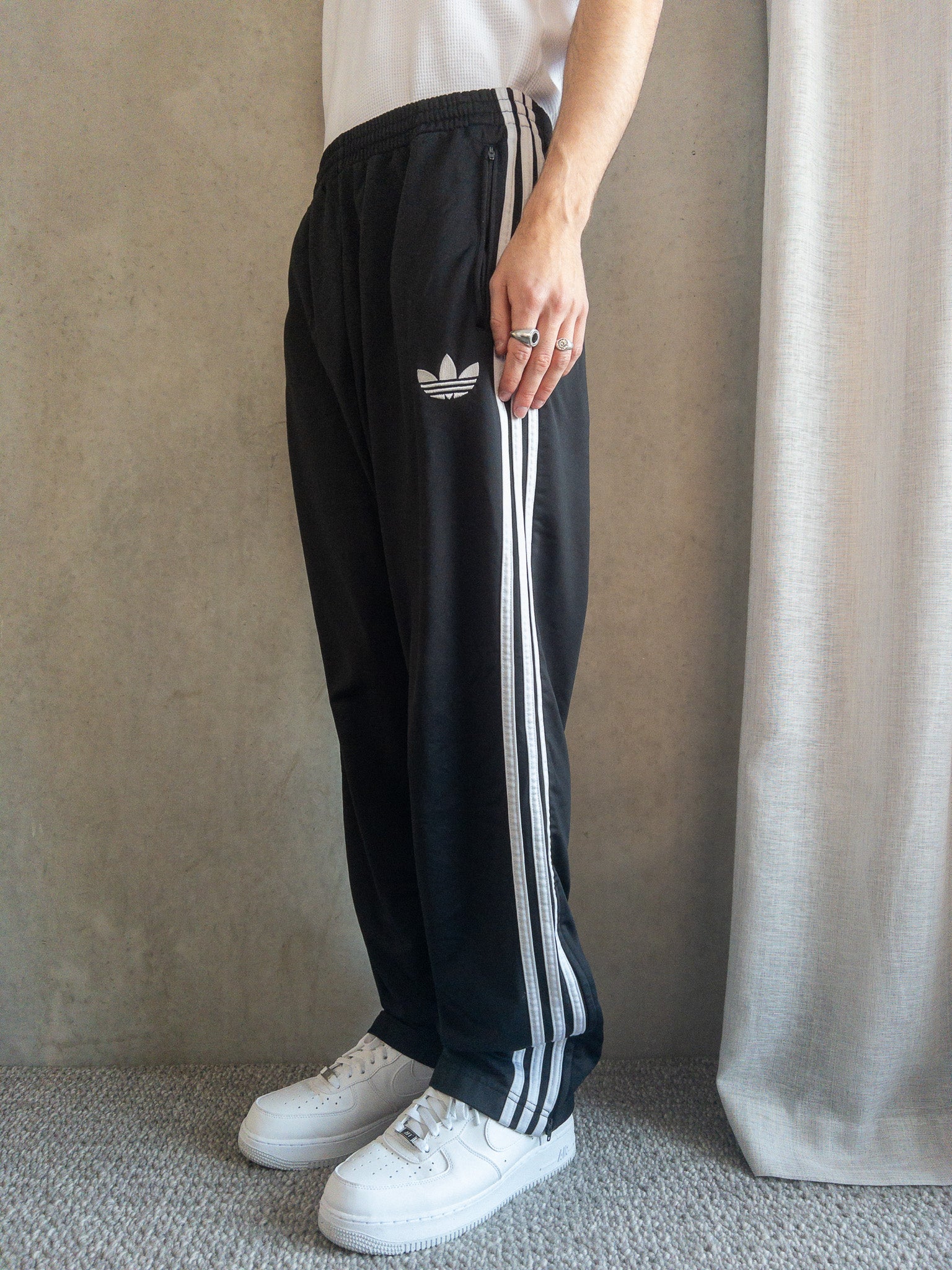 Vintage Adidas 3-Stripes Pants (M)