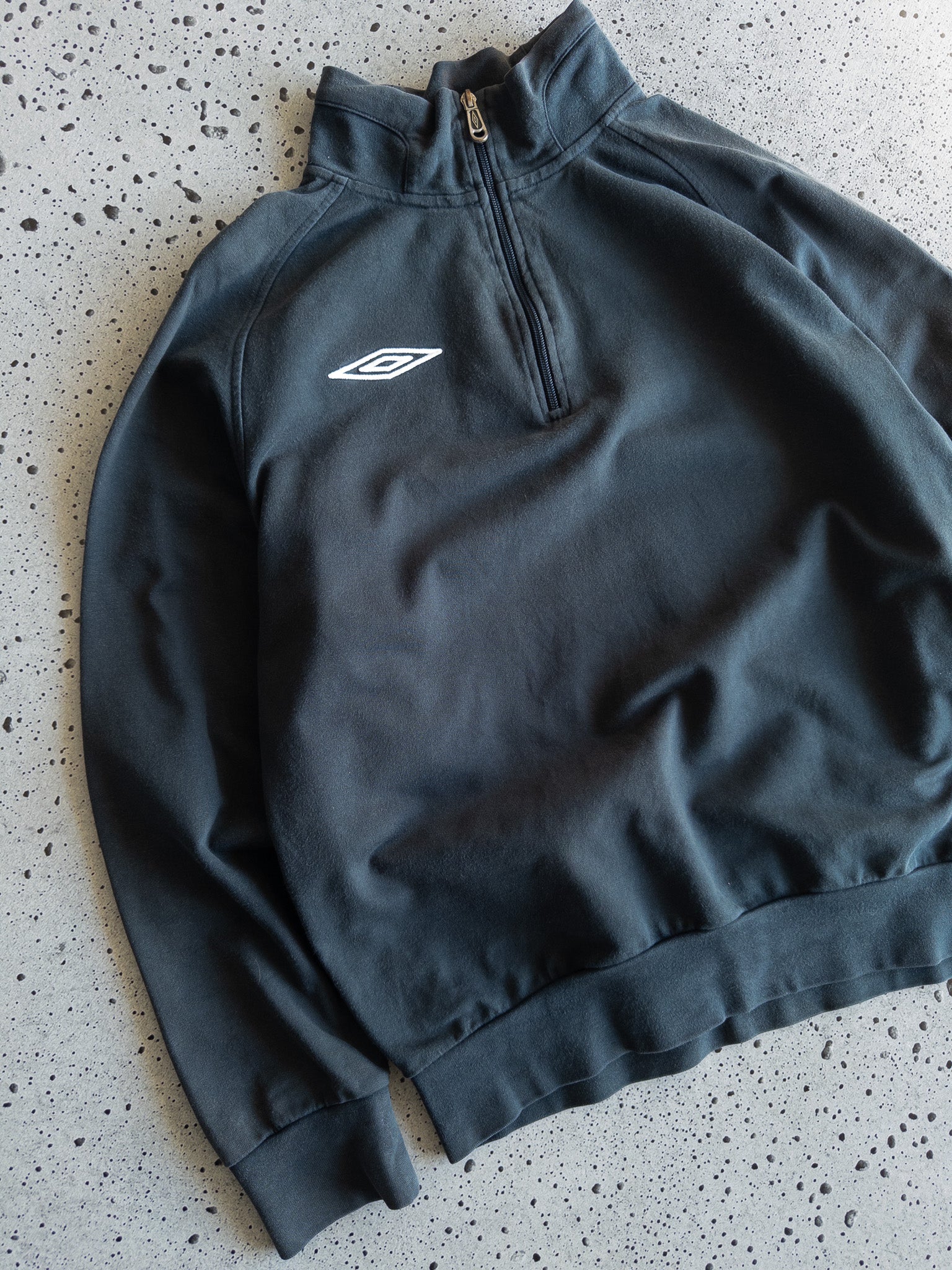 Vintage Umbro Quarter Zip Sweatshirt (L)