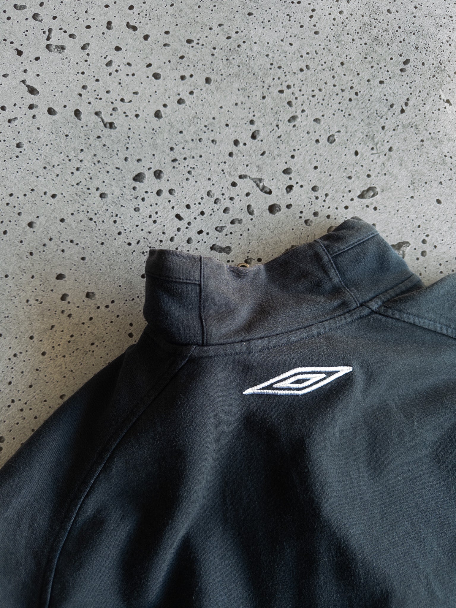 Vintage Umbro Quarter Zip Sweatshirt (L)