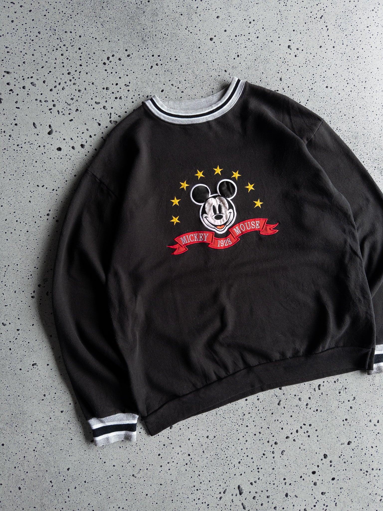 Vintage Mickey Mouse Sweatshirt (XL)