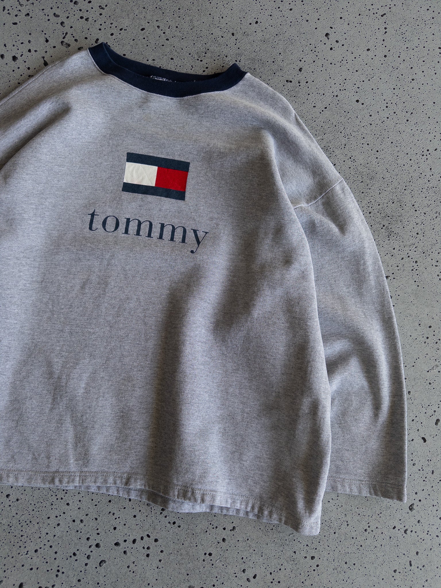 Vintage Tommy Hilfiger Sweatshirt (XL)