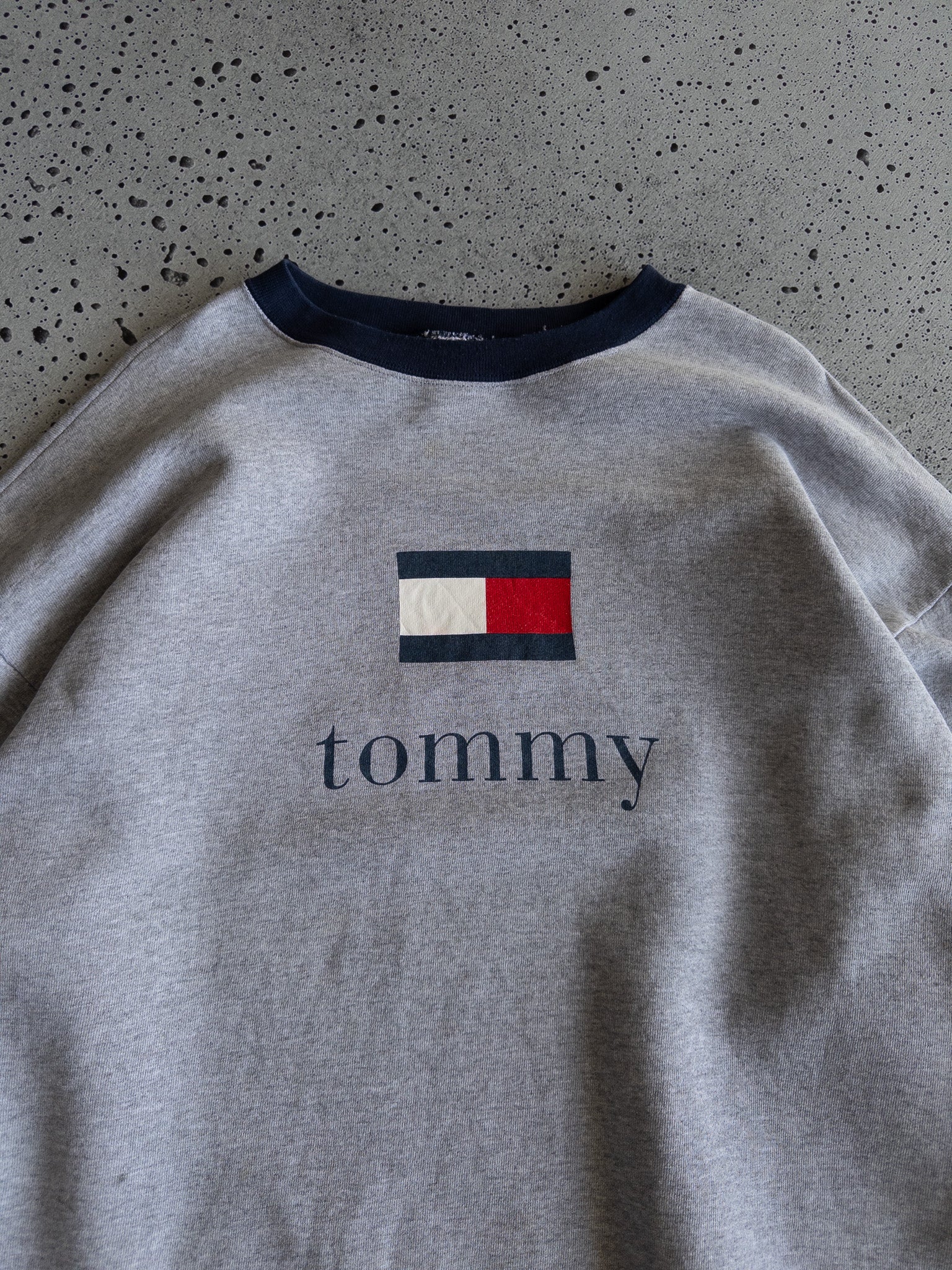 Vintage Tommy Hilfiger Sweatshirt (XL)