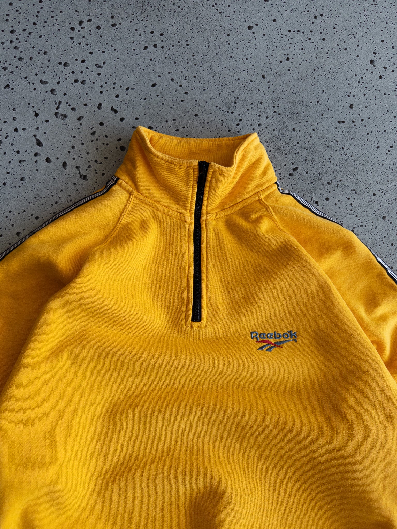 Vintage Reebok Quarter Zip Sweatshirt (M)