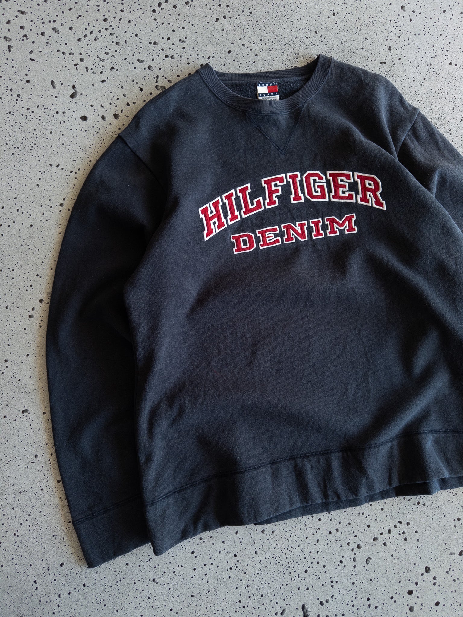 Vintage Tommy Hilfiger Sweatshirt (L)