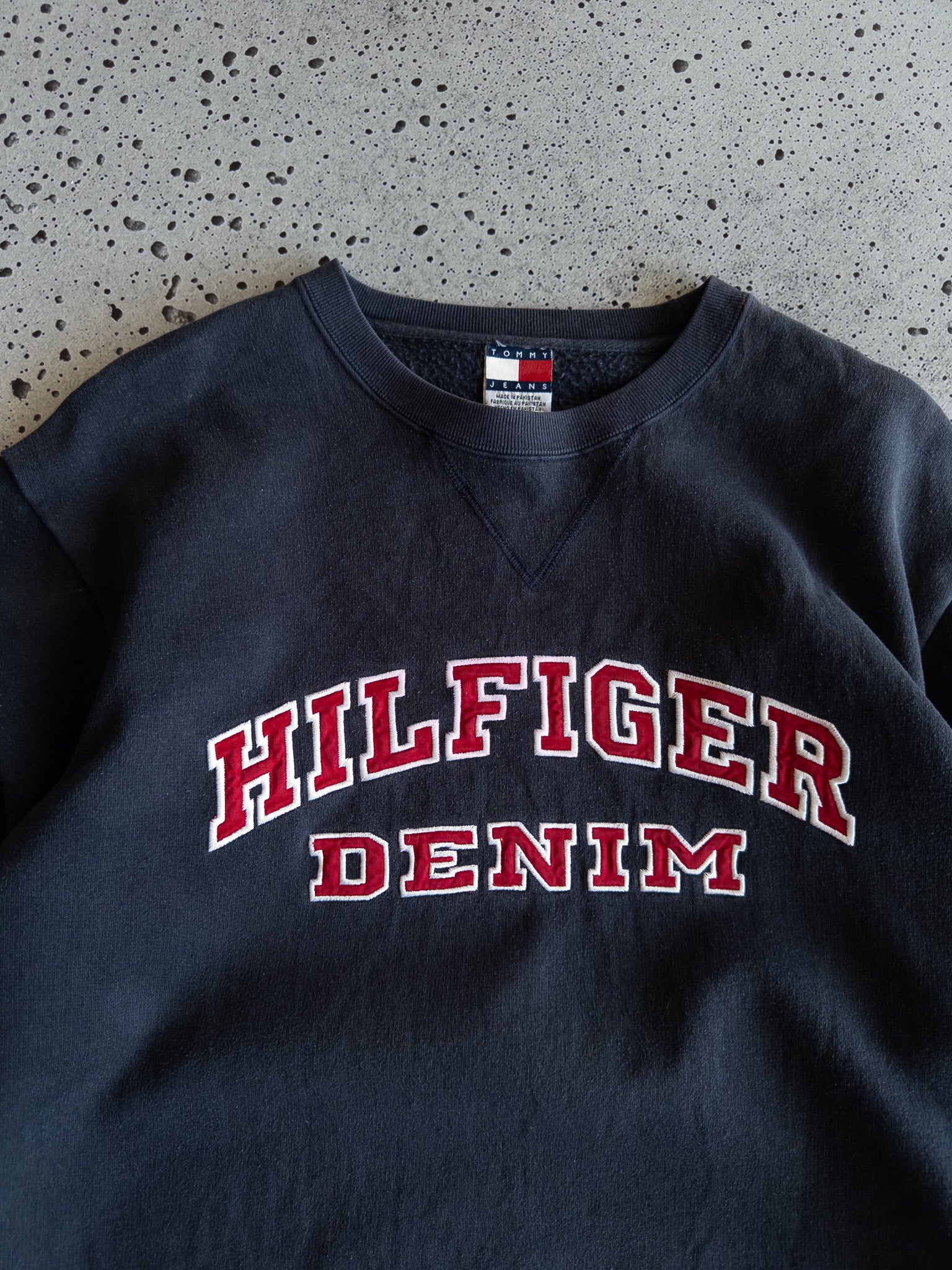 Vintage Tommy Hilfiger Sweatshirt (L)