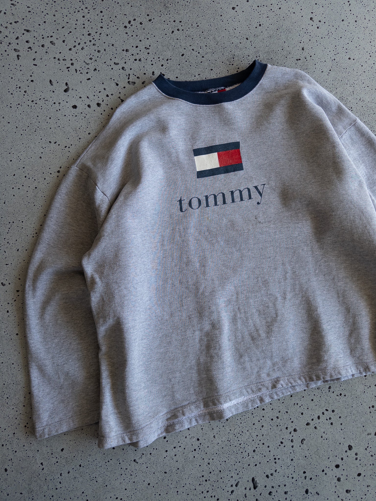 Vintage Tommy Hilfiger Sweatshirt (XL)