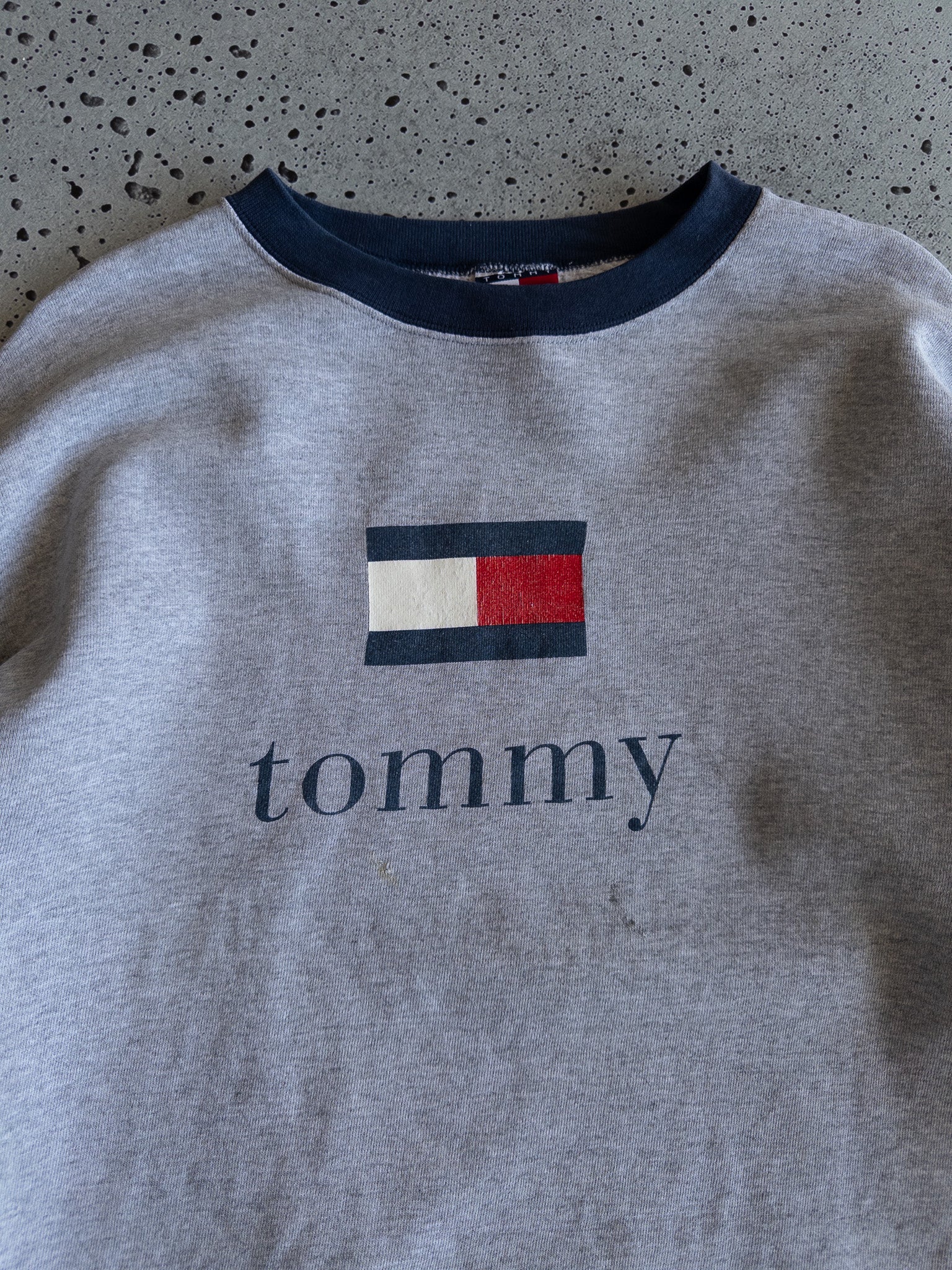 Vintage Tommy Hilfiger Sweatshirt (XL)