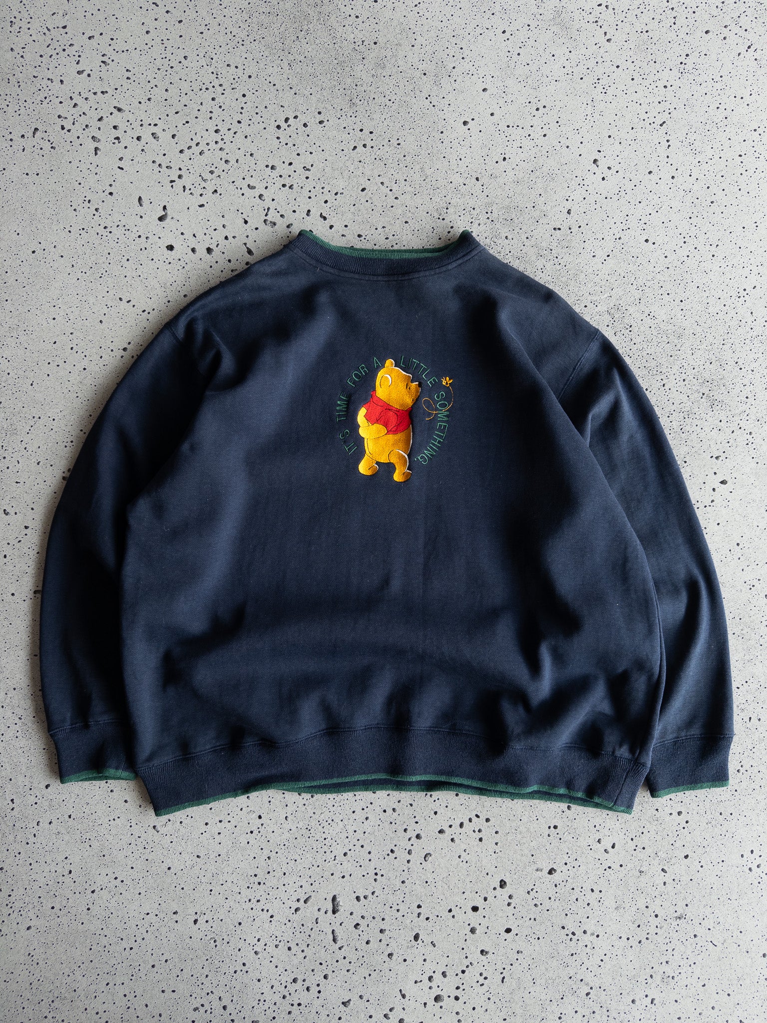 Vintage Pooh 'It's Time for a Little Something' Sweatshirt (XXL)