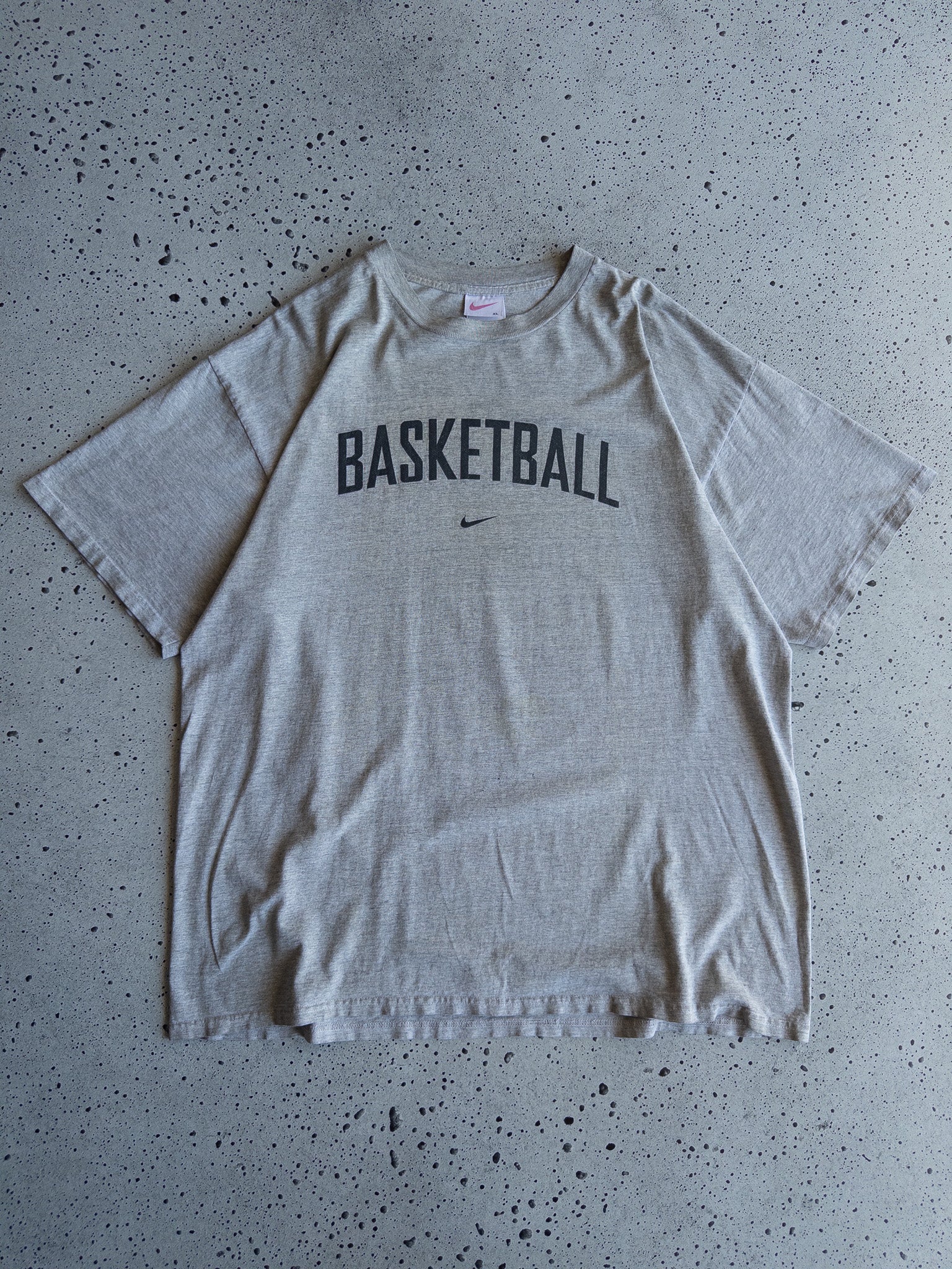 Vintage Nike Basketball Tee (XXL)