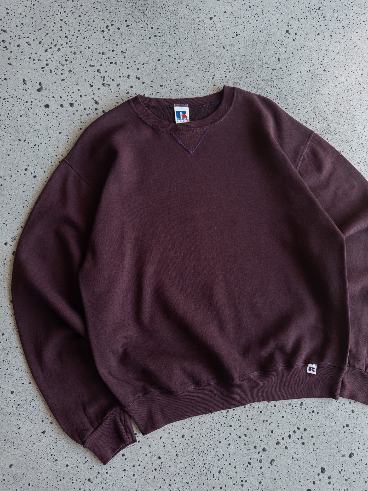 Vintage Russell Blank Maroon Sweatshirt (M)