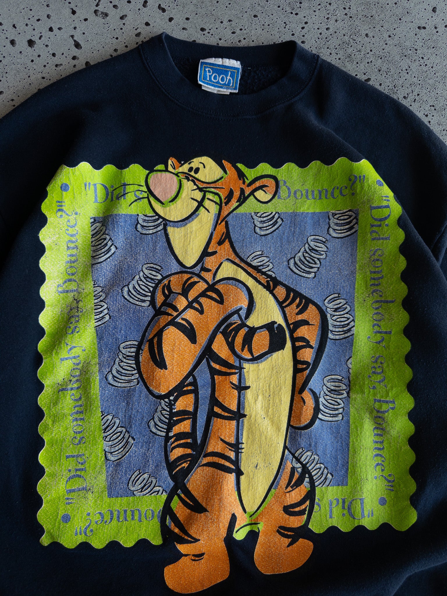 Vintage '90s Tigger Sweatshirt (XL)