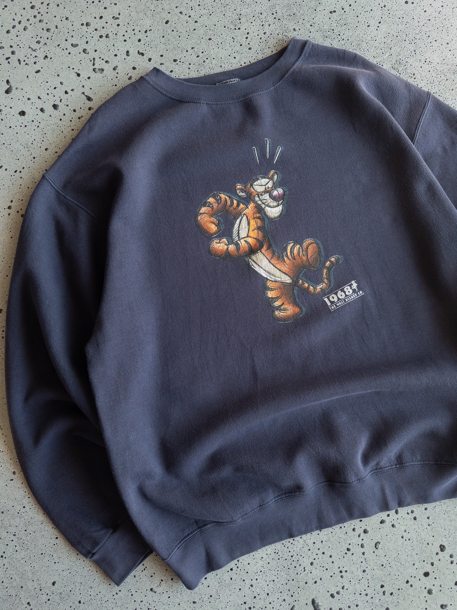 Vintage '90s Tigger Sweatshirt (XL)