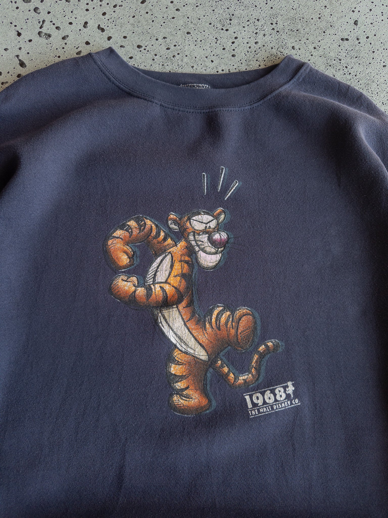 Vintage '90s Tigger Sweatshirt (XL)