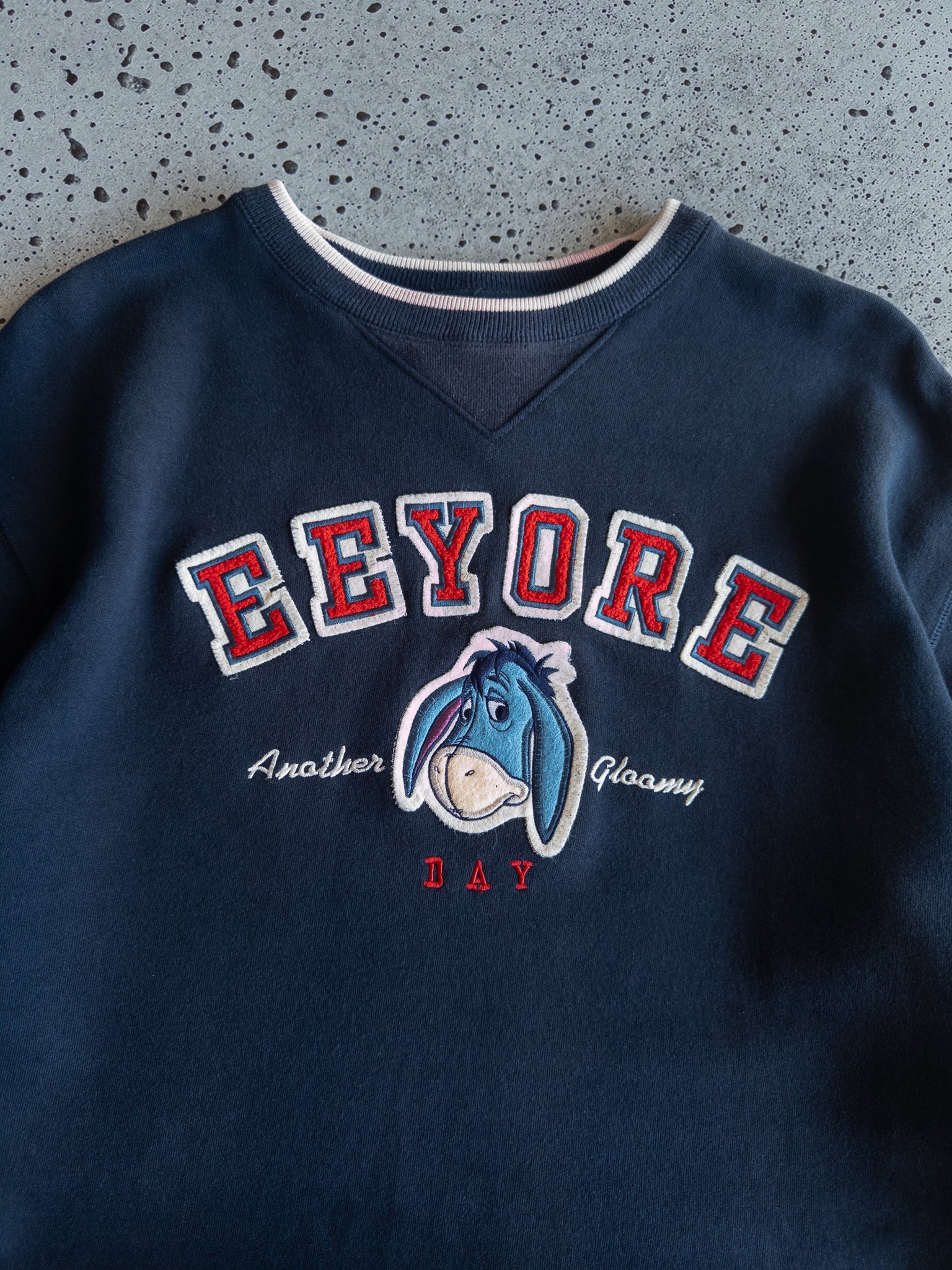 Vintage Eeyore Sweatshirt (L)